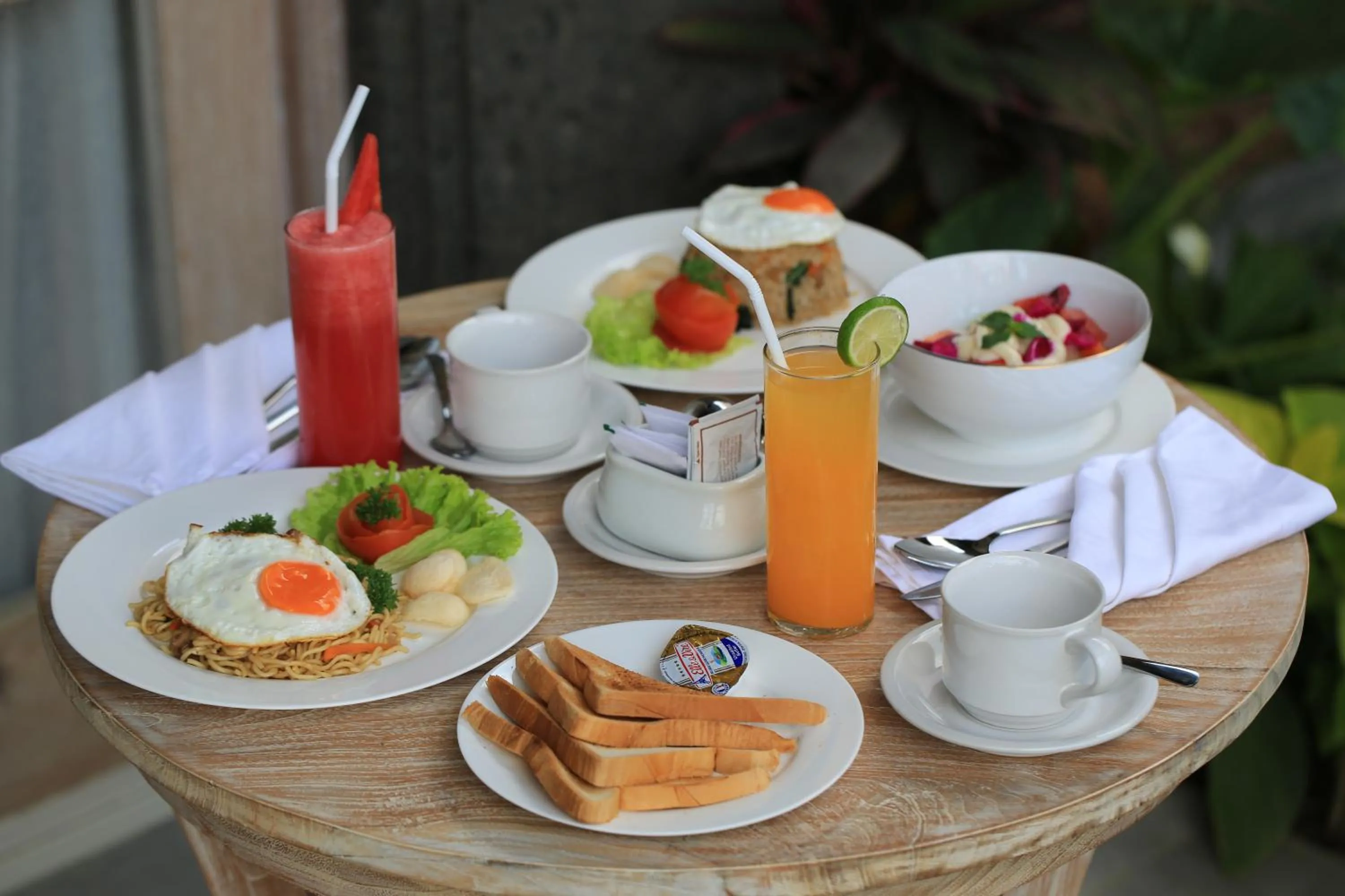Breakfast in Green Taman Ubud by Prasi
