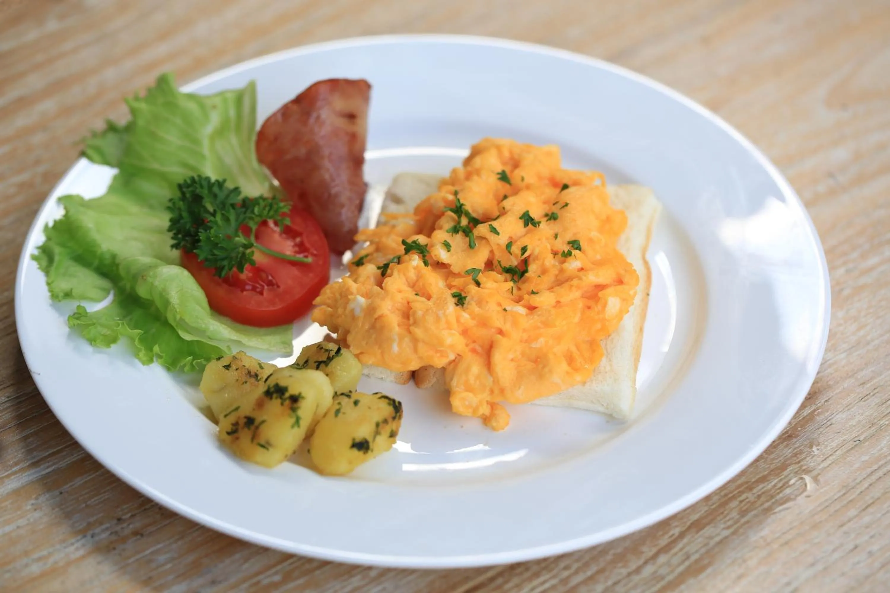 Breakfast in Green Taman Ubud by Prasi