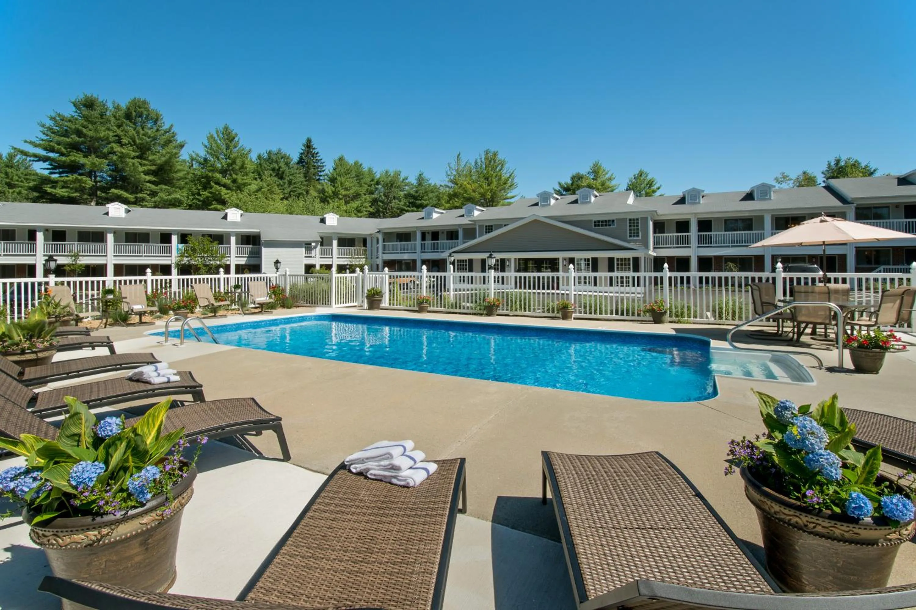 Swimming pool in Port Inn & Suites Kennebunk, an Ascend Collection Hotel