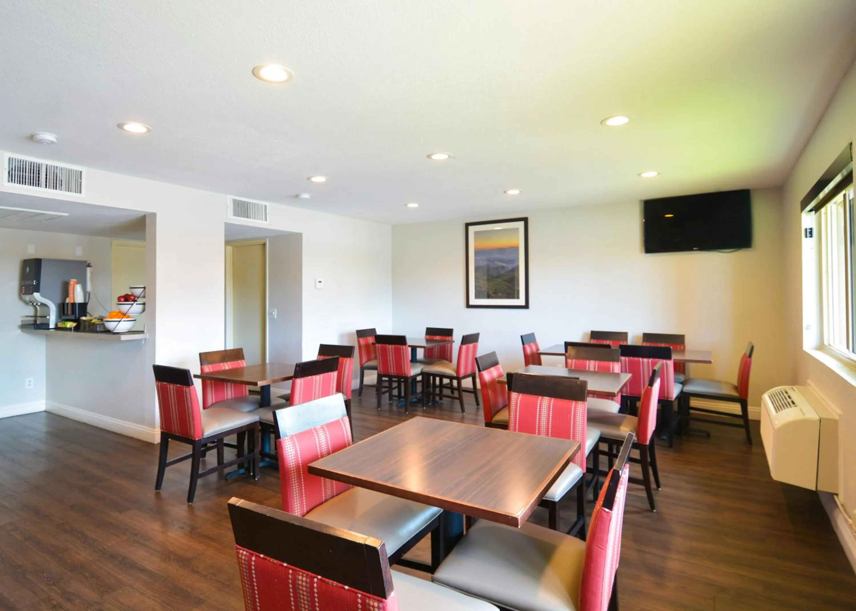 Breakfast in Comfort Inn & Suites Moreno Valley near March Air Reserve Base