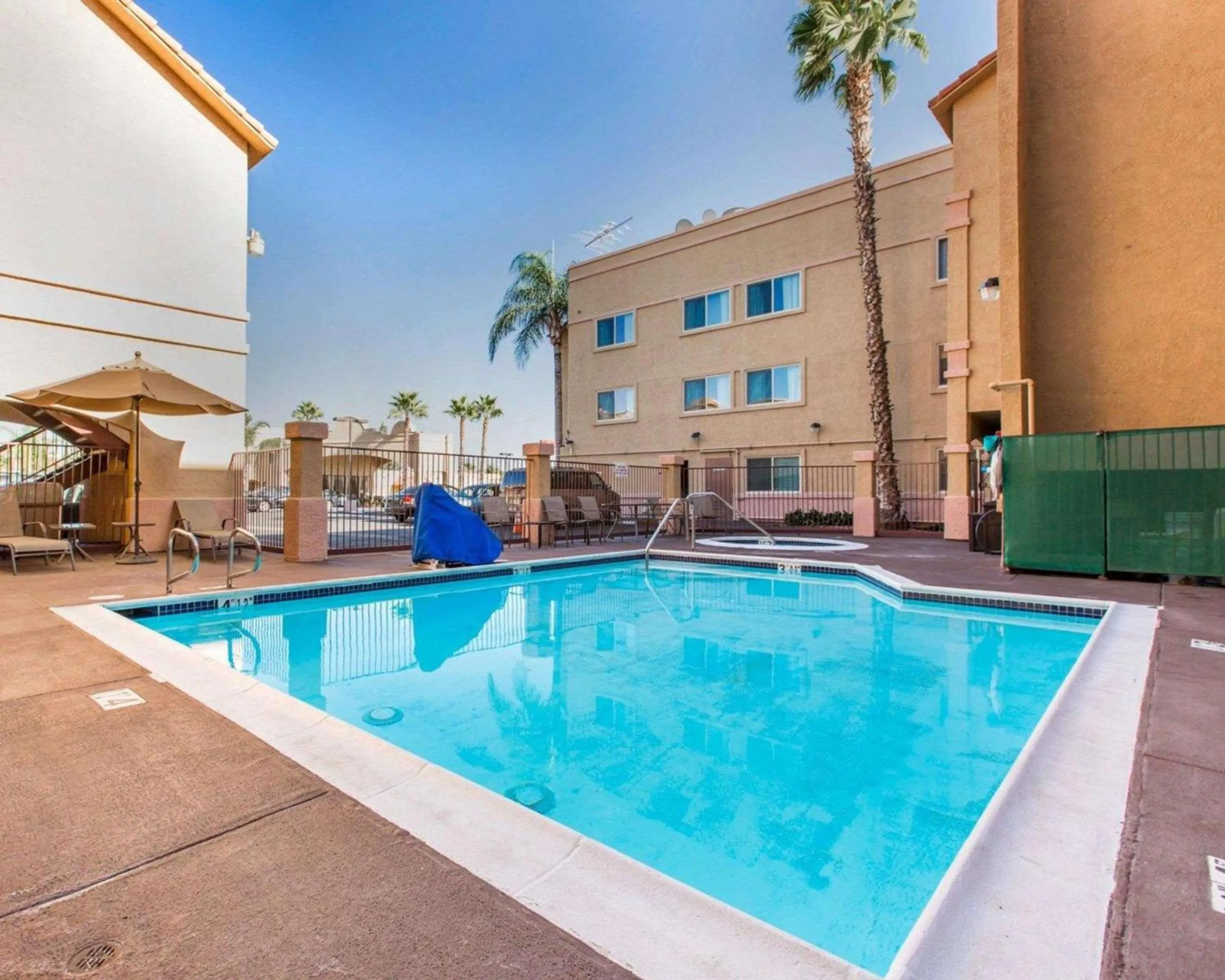 Swimming pool in Comfort Inn & Suites Moreno Valley near March Air Reserve Base