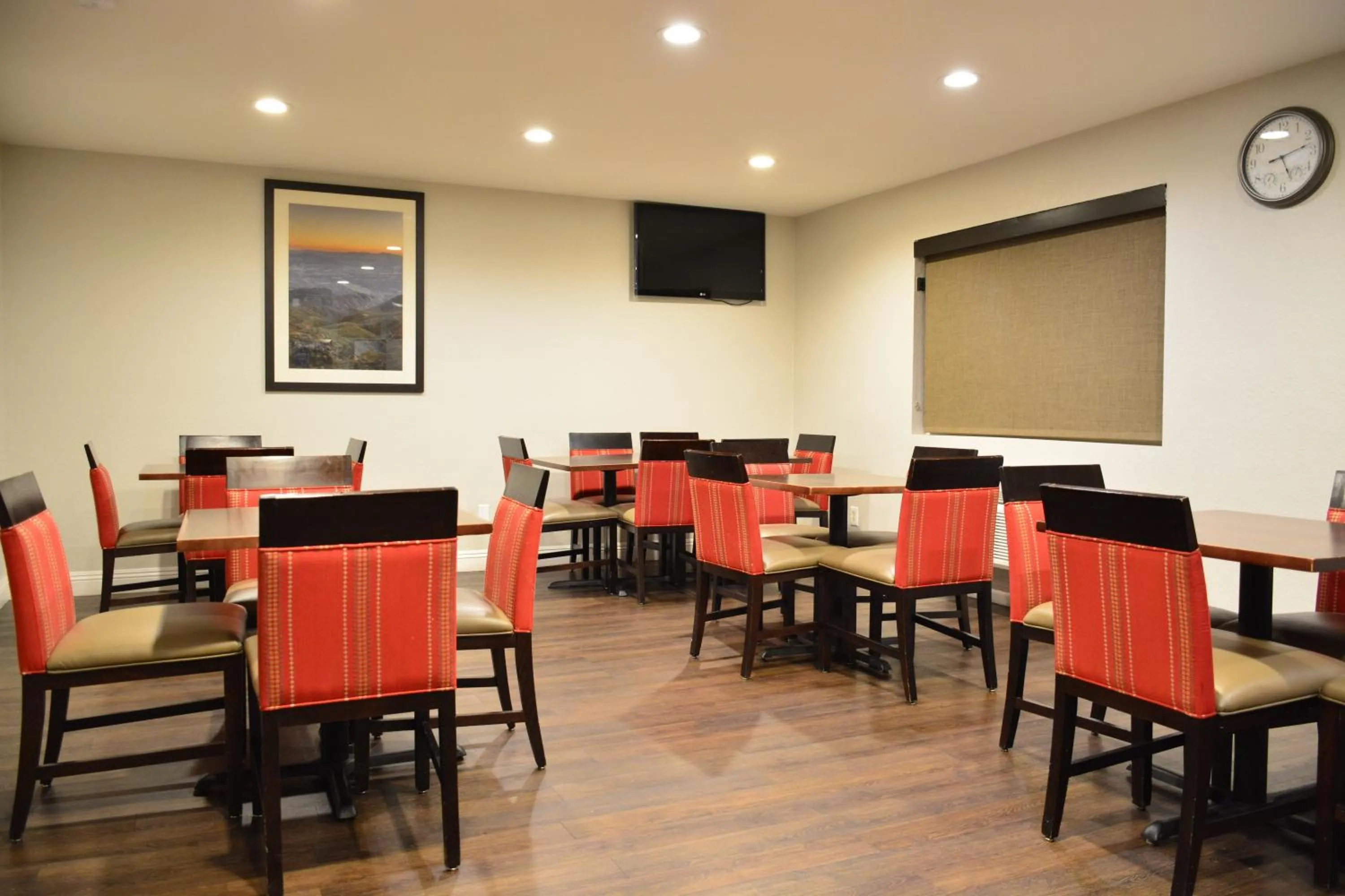 Breakfast in Comfort Inn & Suites Moreno Valley near March Air Reserve Base