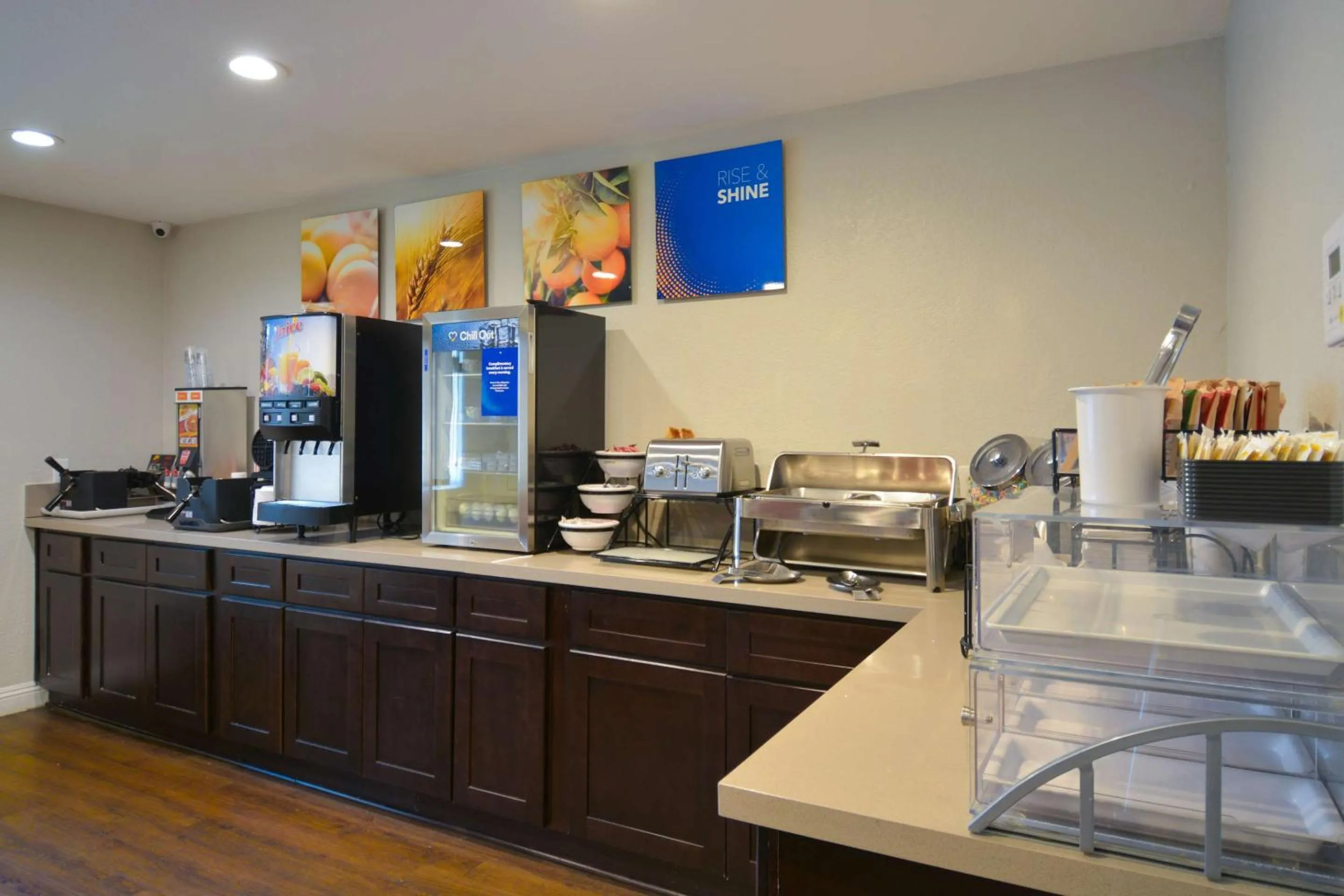 Breakfast in Comfort Inn & Suites Moreno Valley near March Air Reserve Base