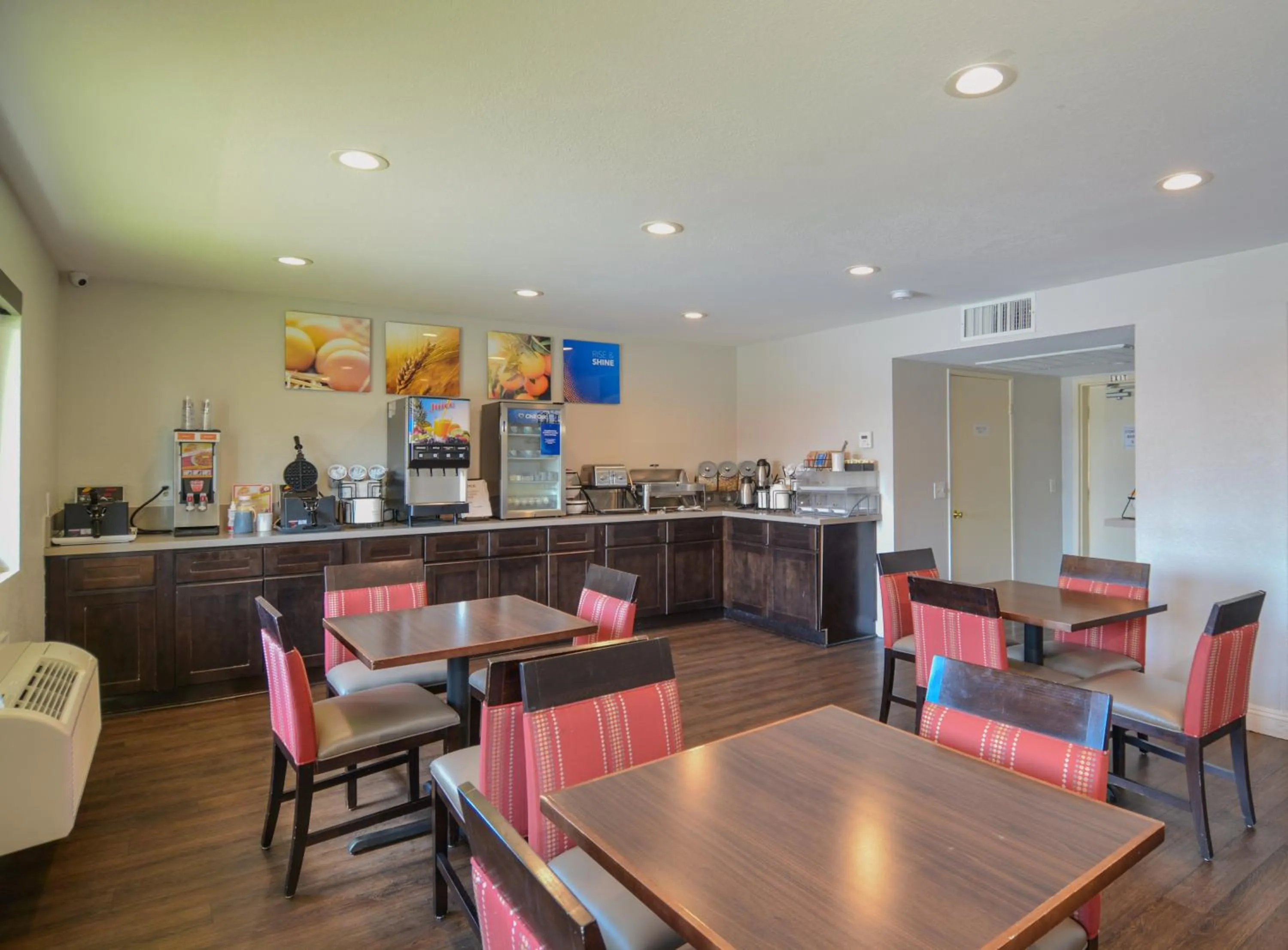 Breakfast in Comfort Inn & Suites Moreno Valley near March Air Reserve Base
