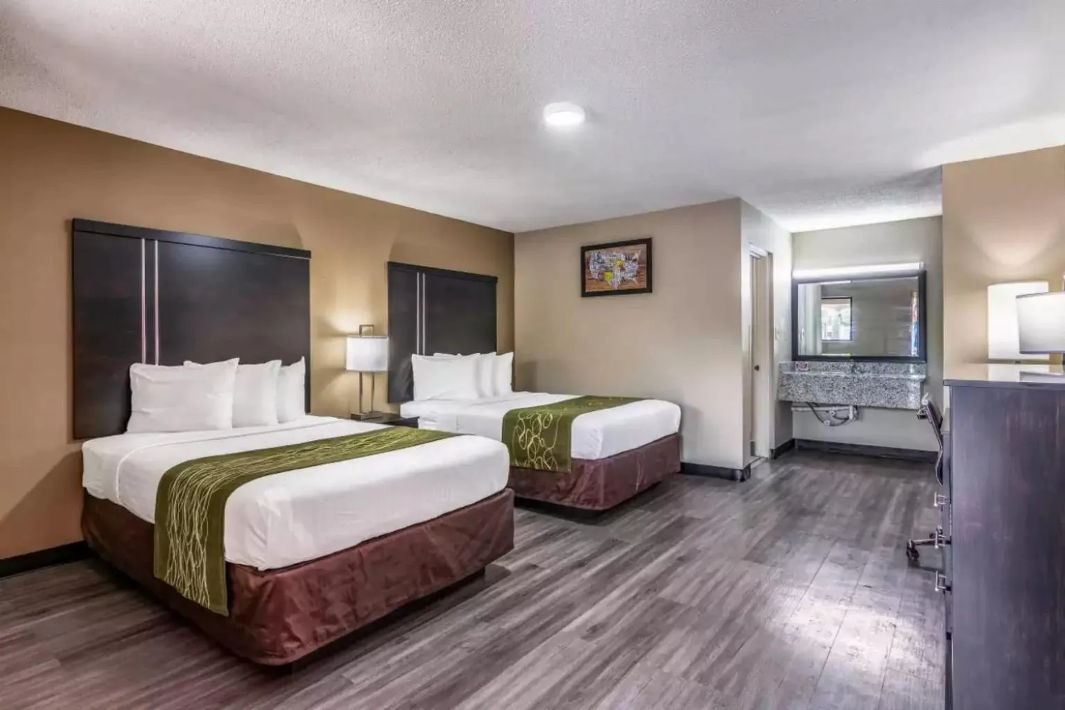 Bed in Americas Best Value Inn Opelika