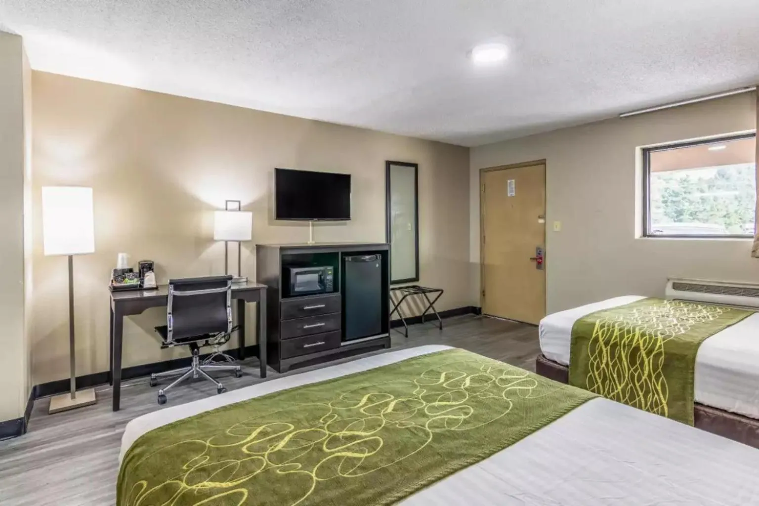 Bed in Americas Best Value Inn Opelika