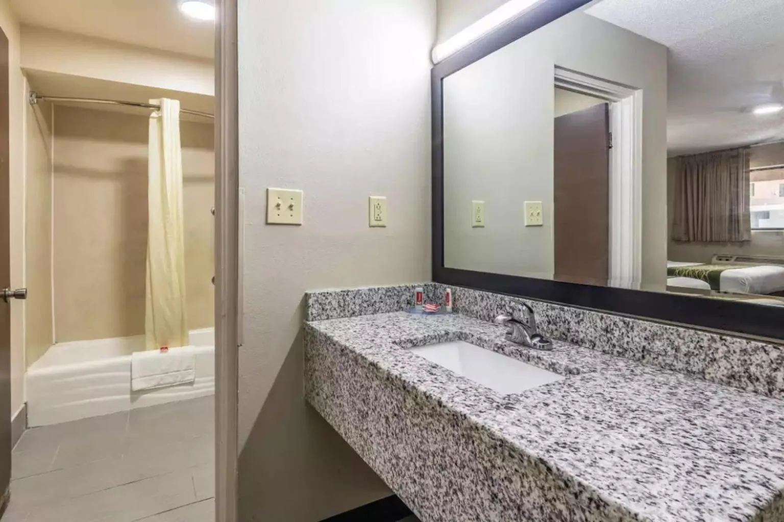 Shower in Americas Best Value Inn Opelika