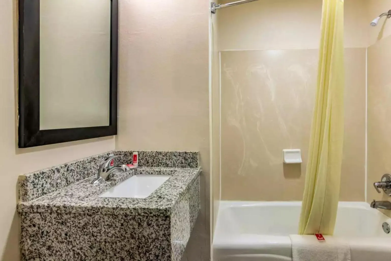 Shower in Americas Best Value Inn Opelika