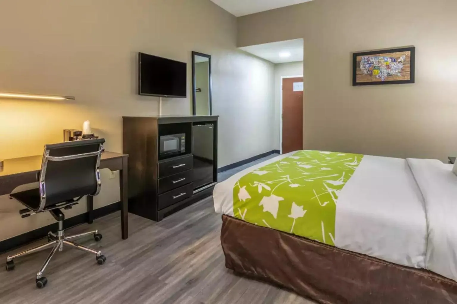 Bed in Americas Best Value Inn Opelika