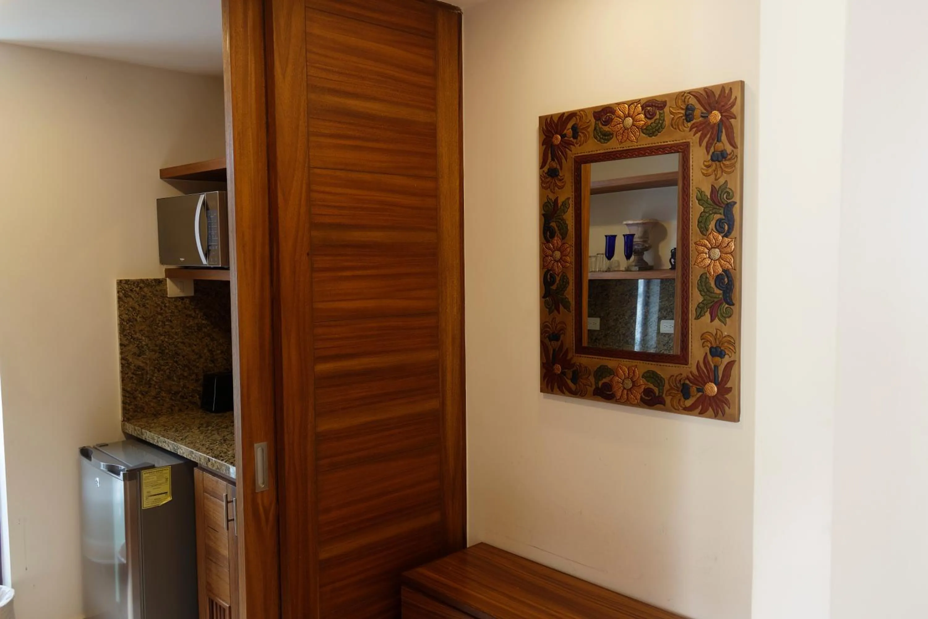 microwave in Grand Matlali Suites & Villas Riviera Nayarit