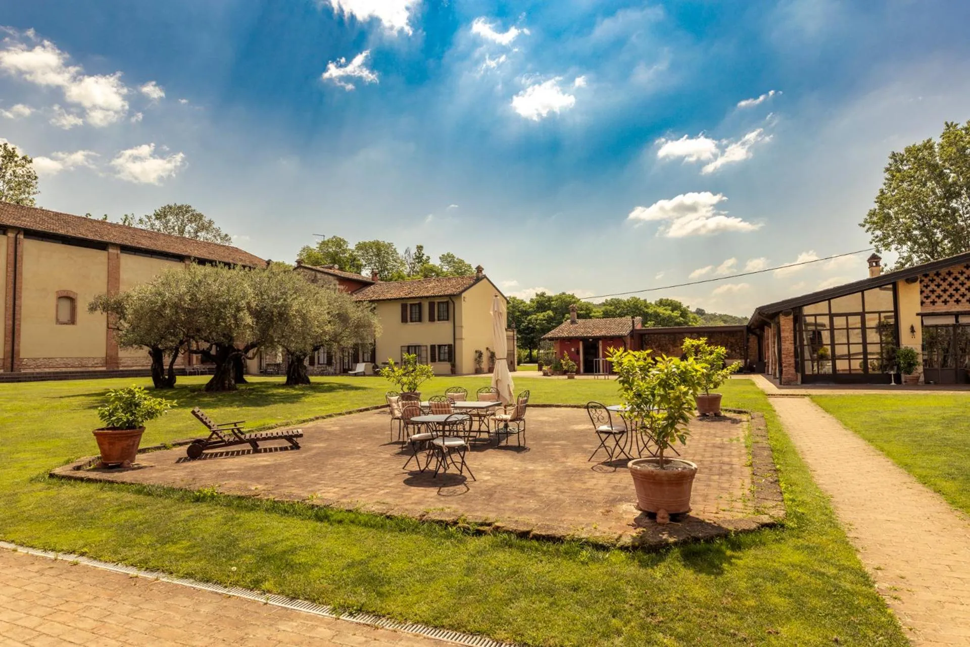 Dining area in Musella Winery & Relais