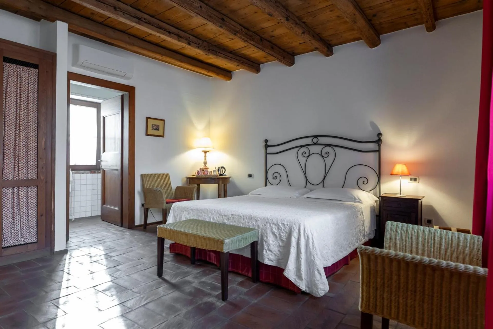 Bed in Musella Winery & Relais