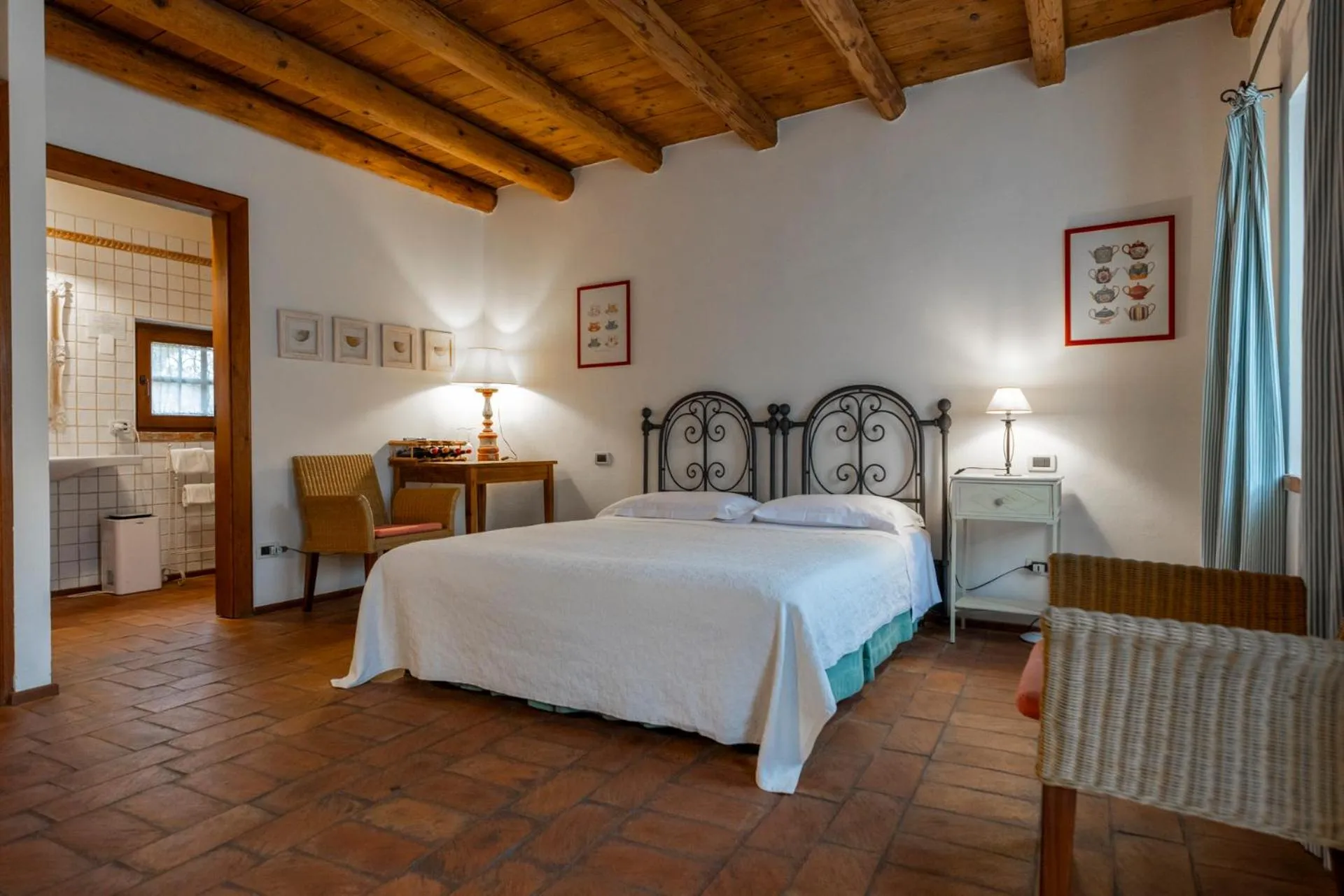 Bed in Musella Winery & Relais