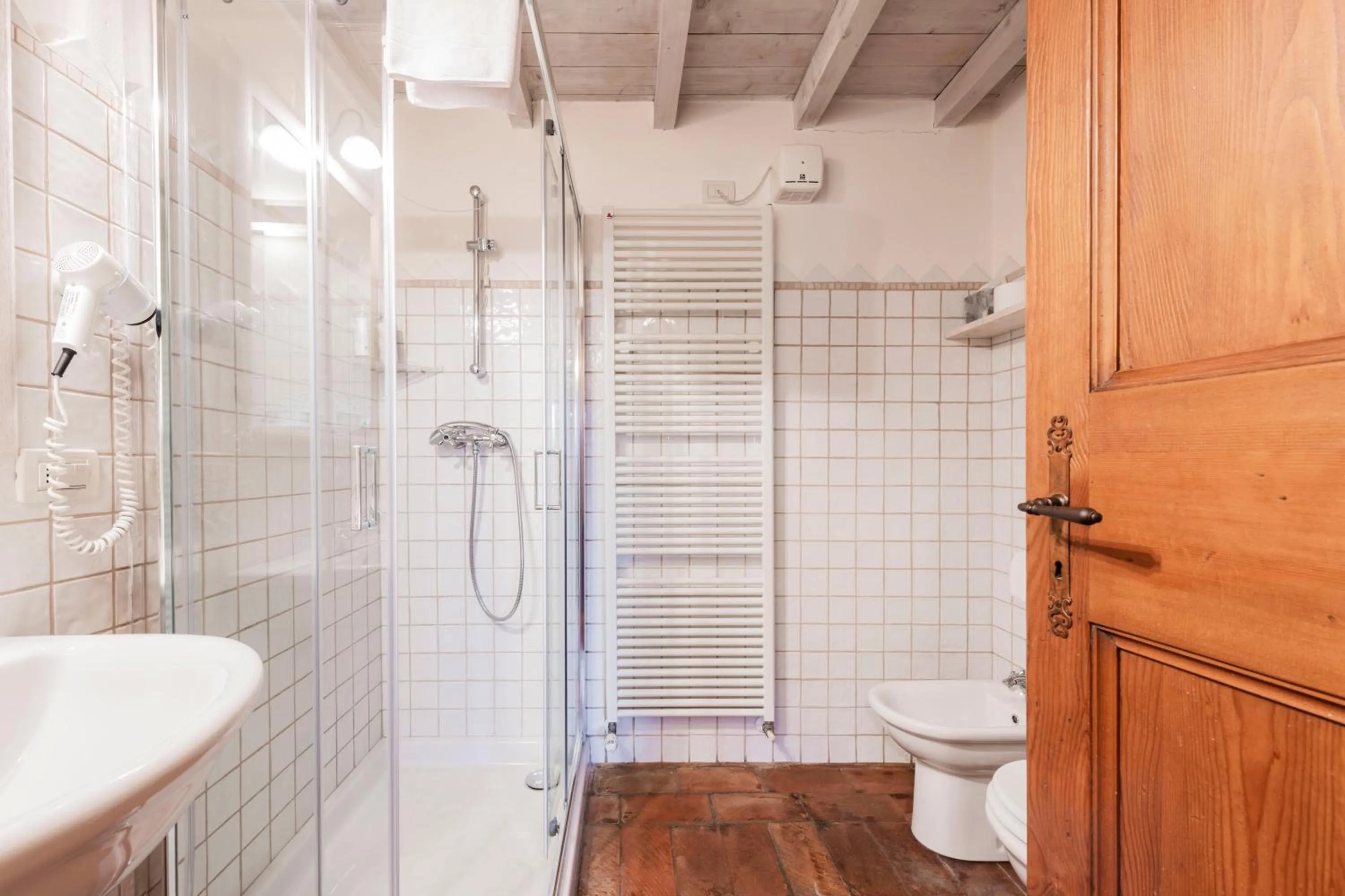 Shower in Musella Winery & Relais