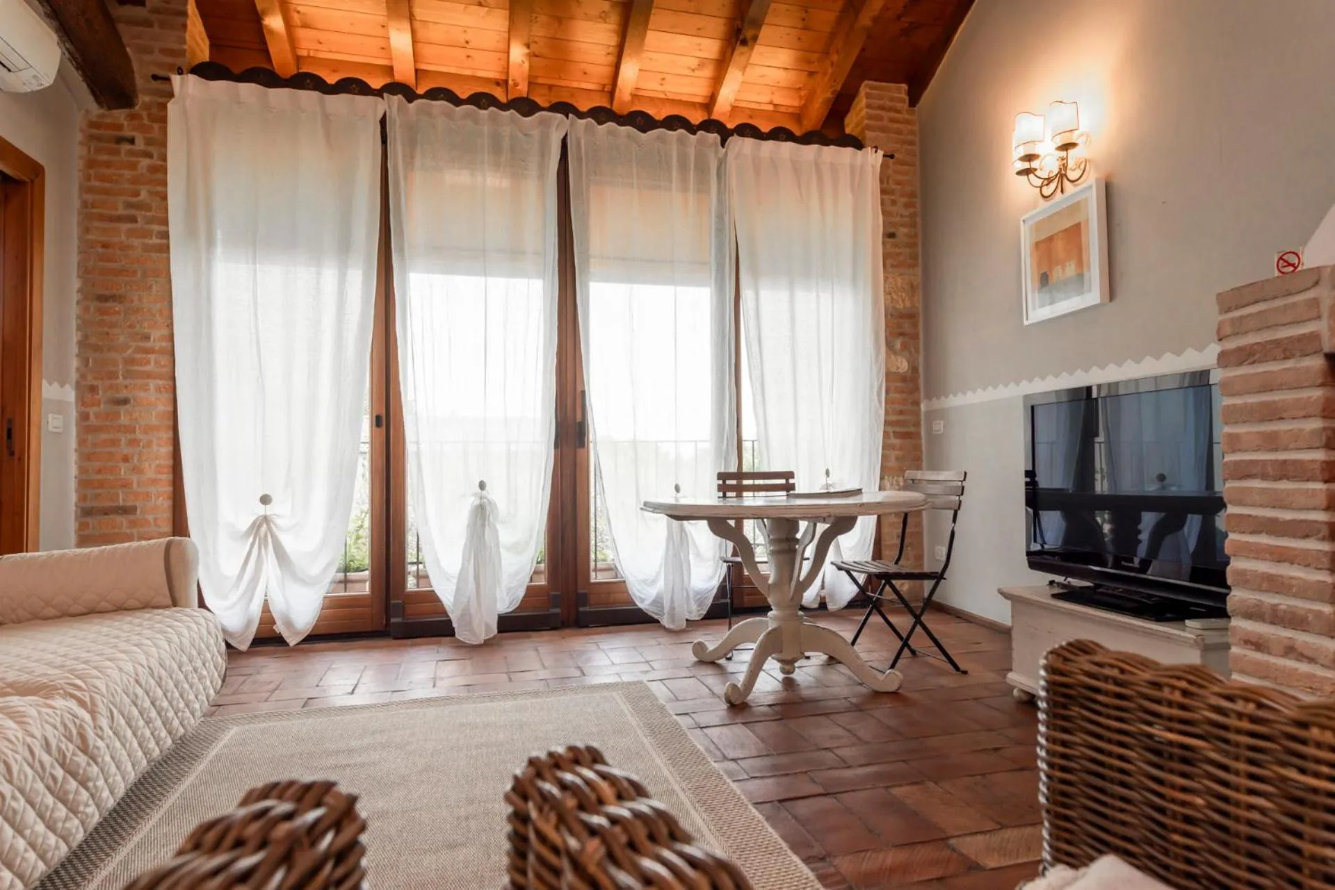 TV and multimedia in Musella Winery & Relais