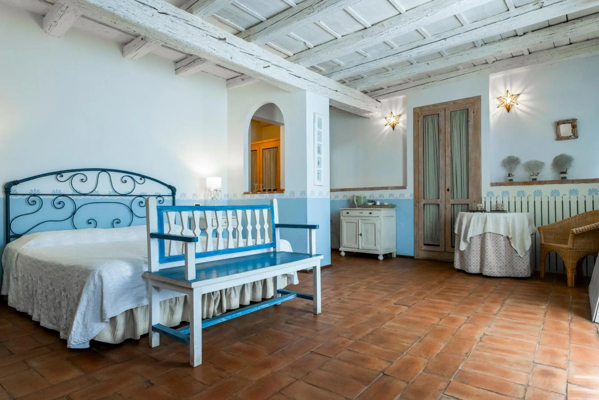 Photo of the whole room, Bed in Musella Winery & Relais