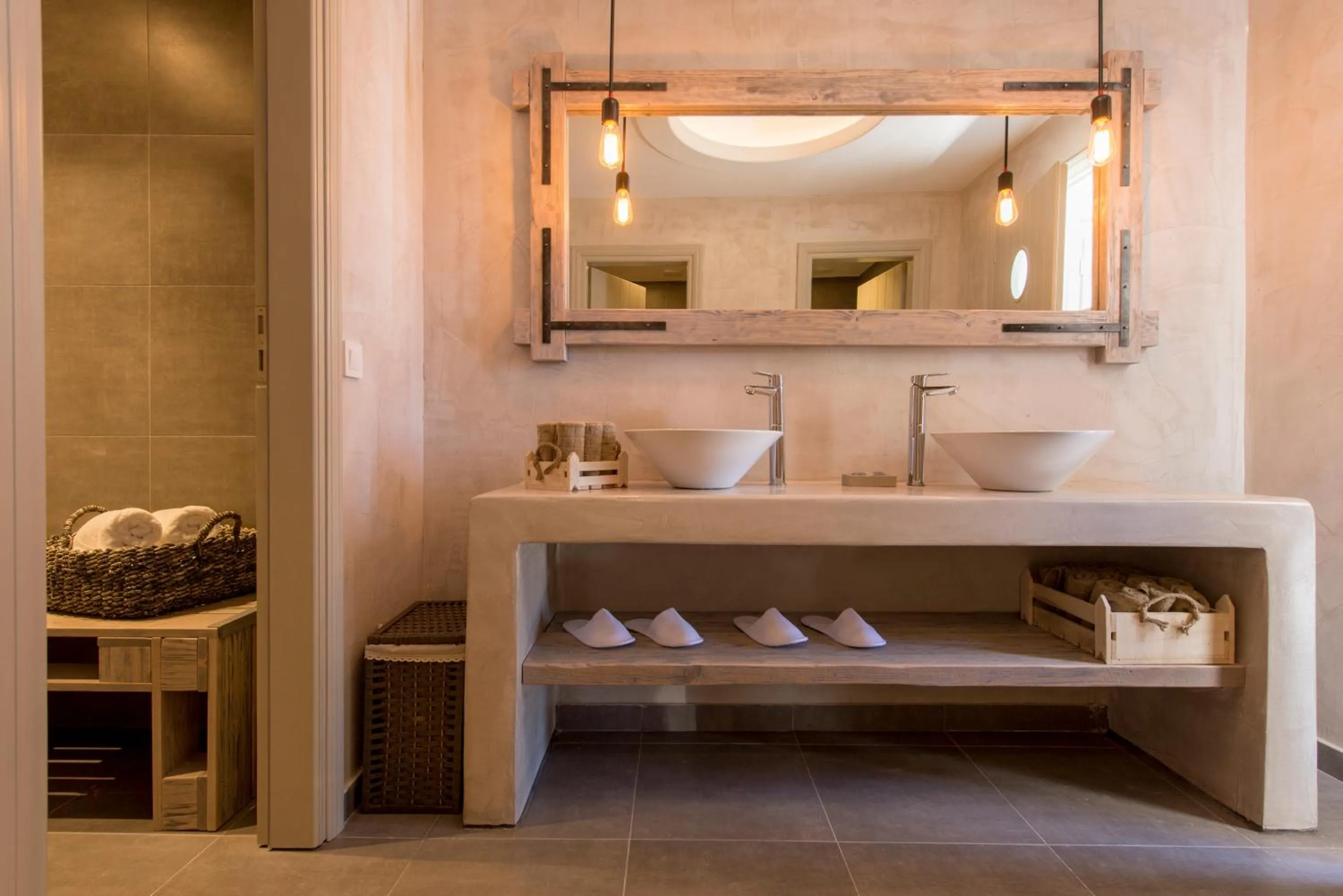 Bathroom in Caldera's Dolphin Suites