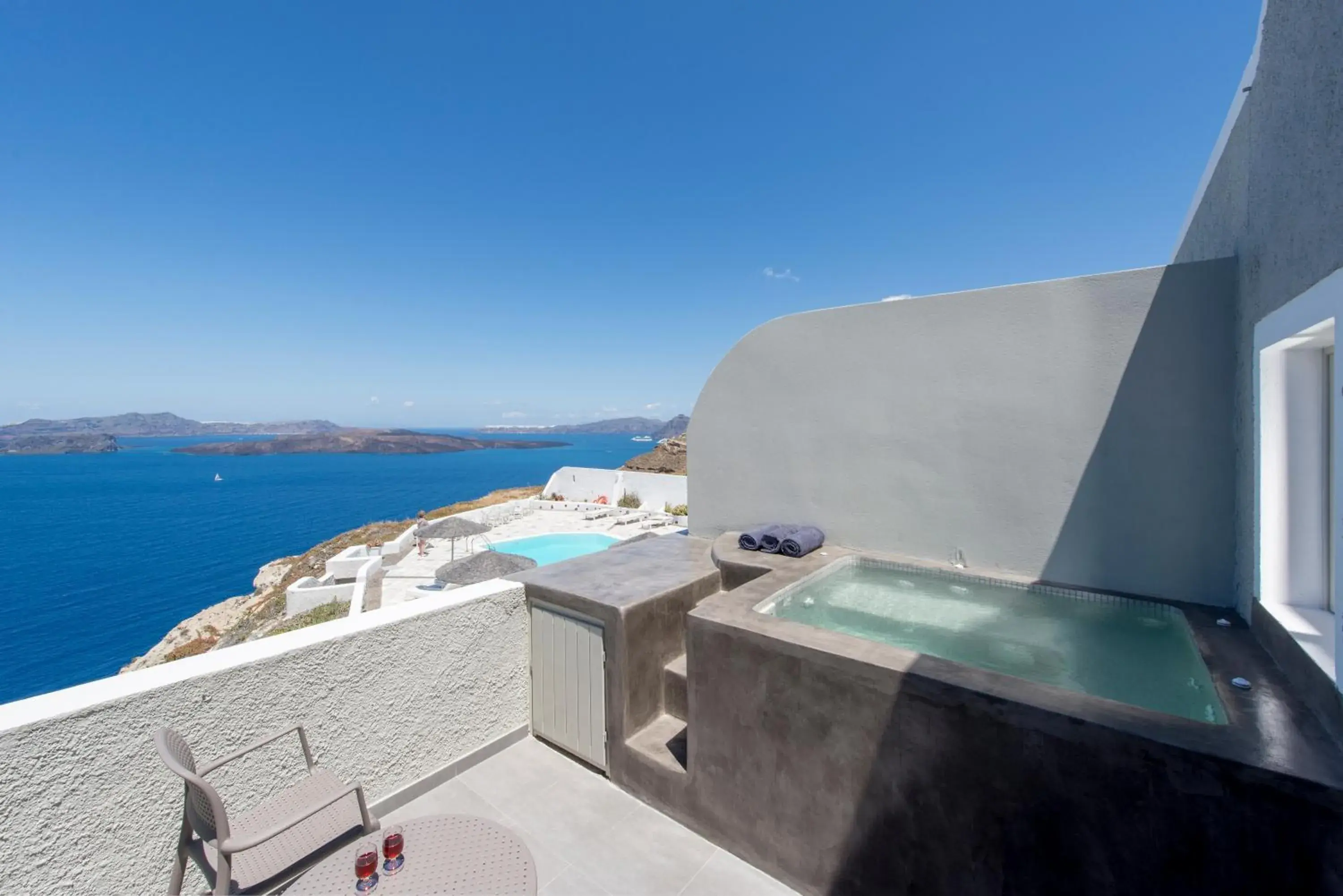 Deluxe Junior Suite with Hot Tub in Caldera's Dolphin Suites Deluxe Junior Suite with Hot Tub in Caldera's Dolphin Suites