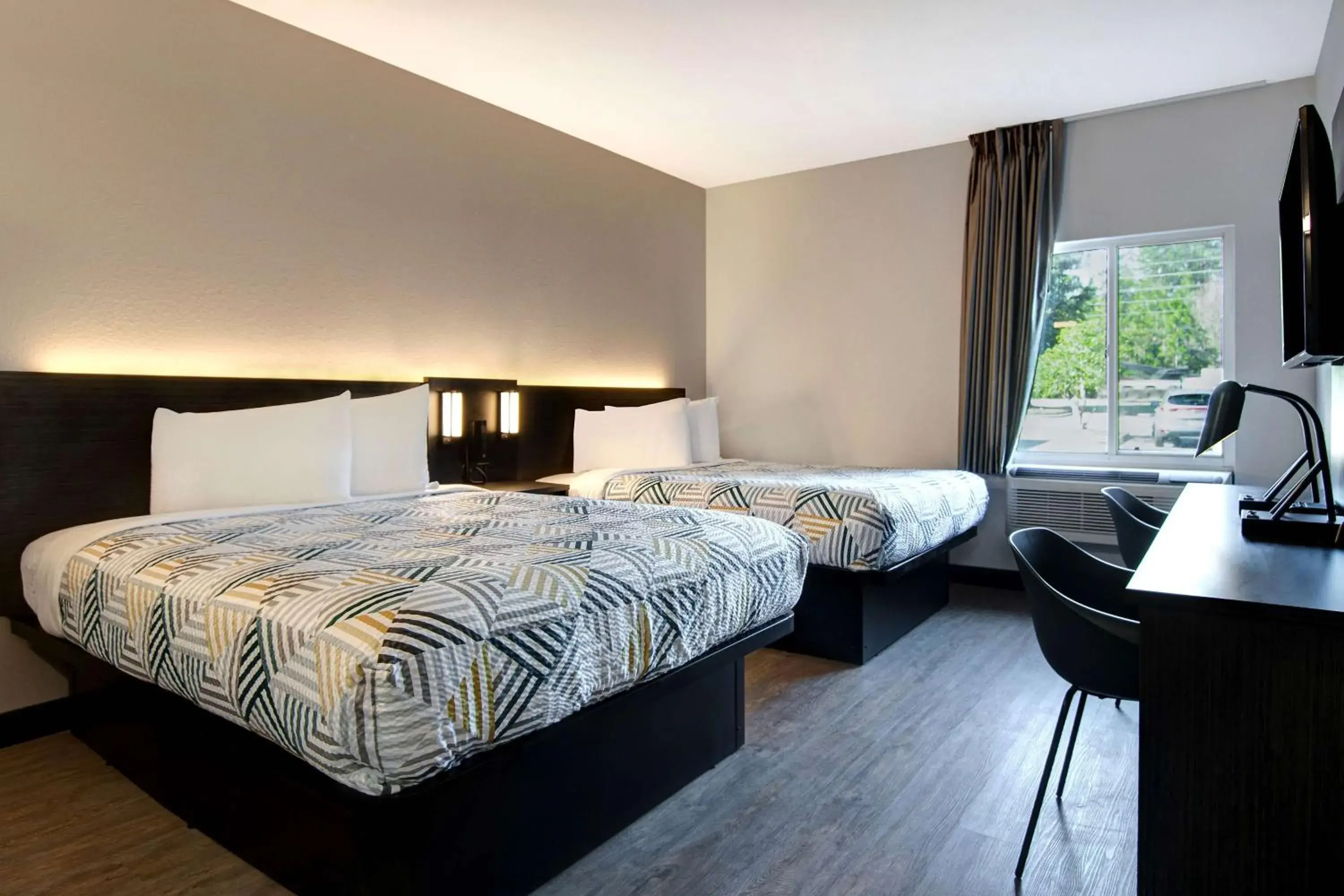 Queen Room with Two Queen Beds - Non-Smoking in Studio 6 Pensacola, FL - West I-10 Queen Room with Two Queen Beds - Non-Smoking in Studio 6 Pensacola, FL - West I-10