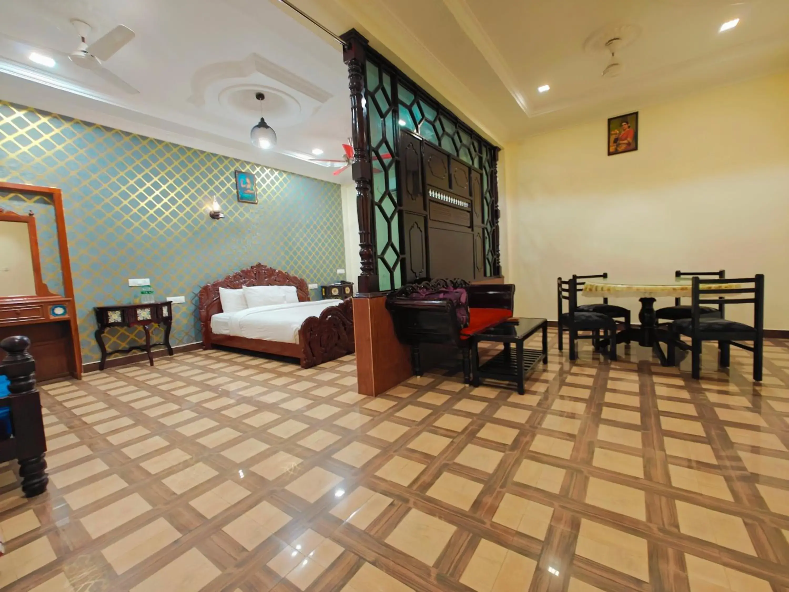 Deluxe Suite in Chola Heritage Resort Deluxe Suite in Chola Heritage Resort