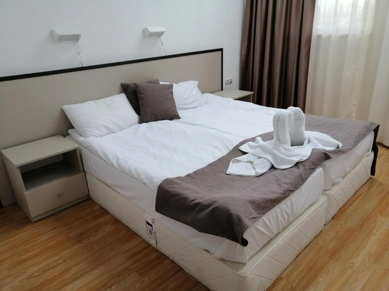 Bed in Thermal Hotel Seven Seasons