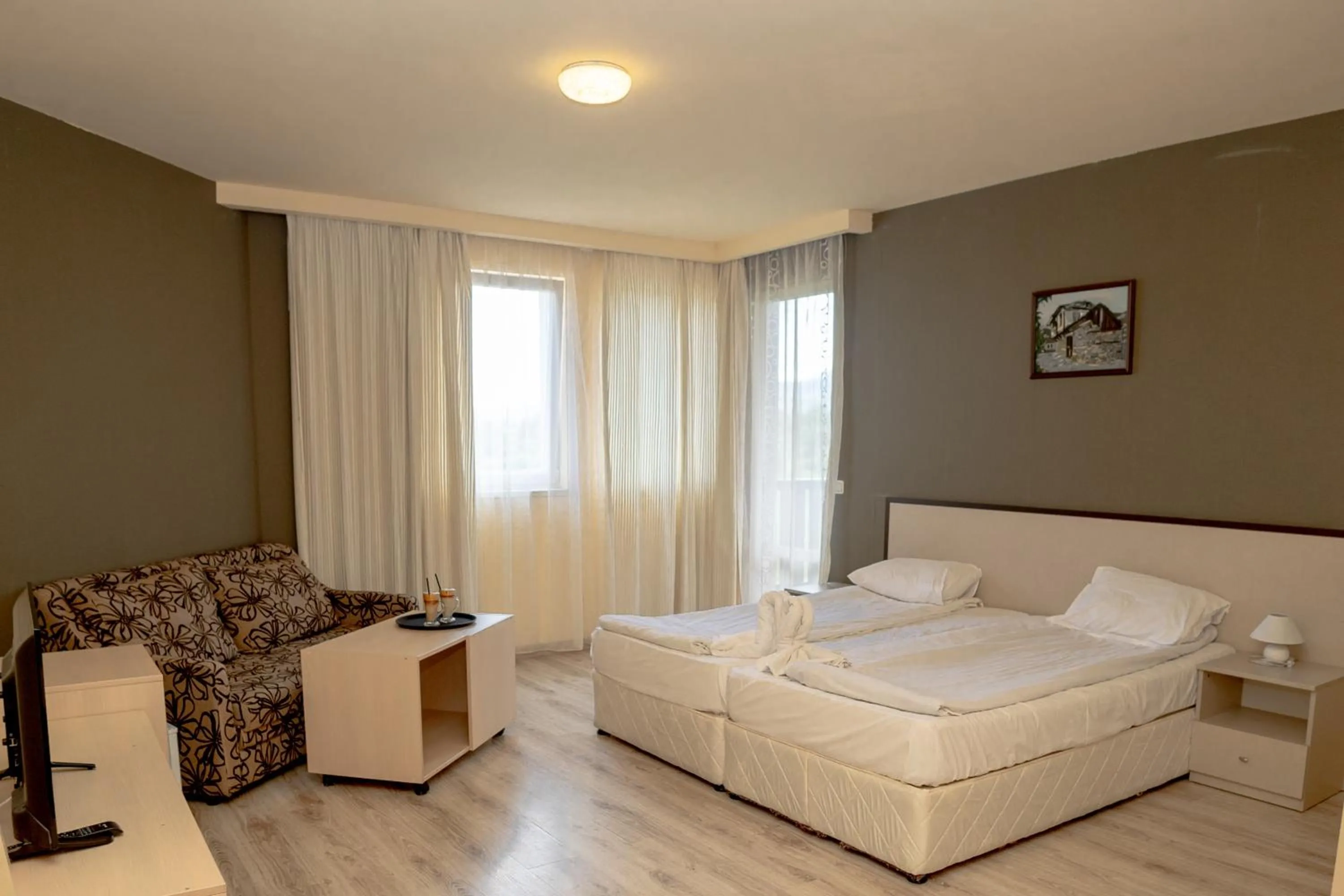 Balcony/Terrace, Bed in Thermal Hotel Seven Seasons