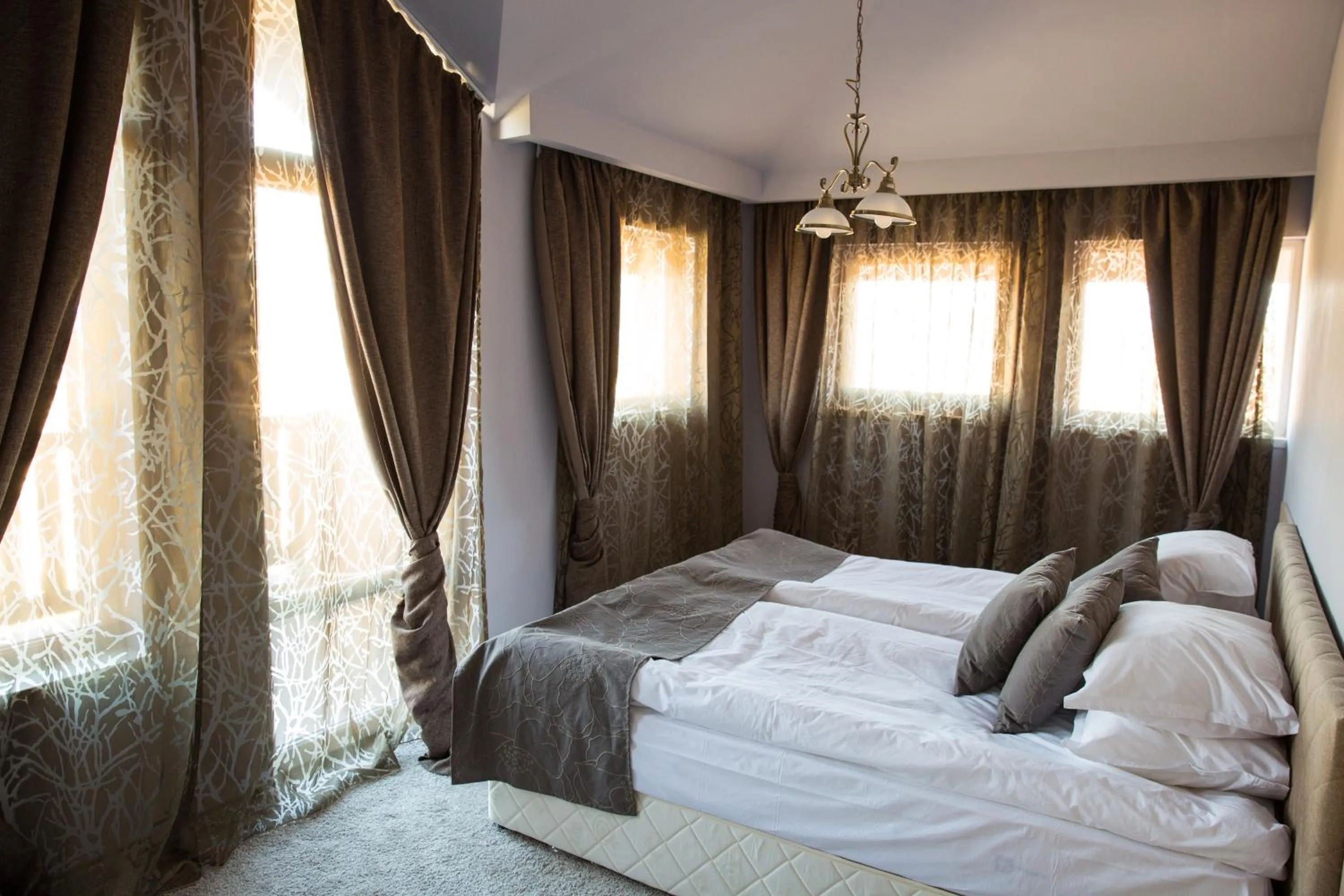 Bed in Thermal Hotel Seven Seasons