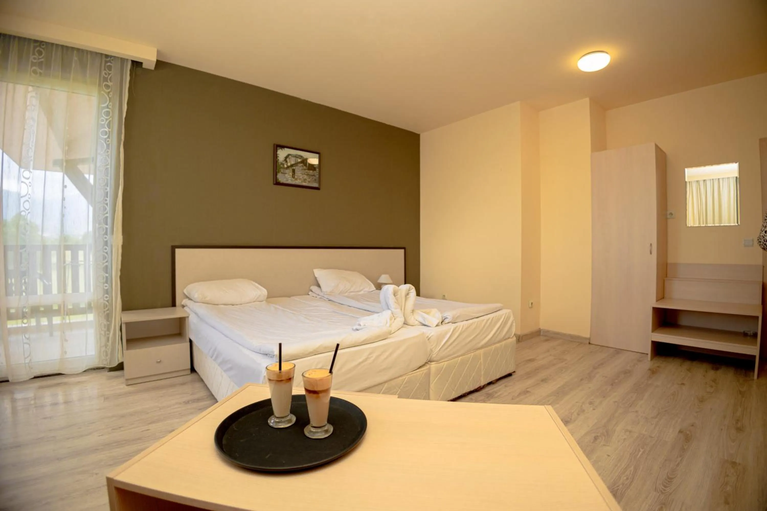 Balcony/Terrace, Bed in Thermal Hotel Seven Seasons