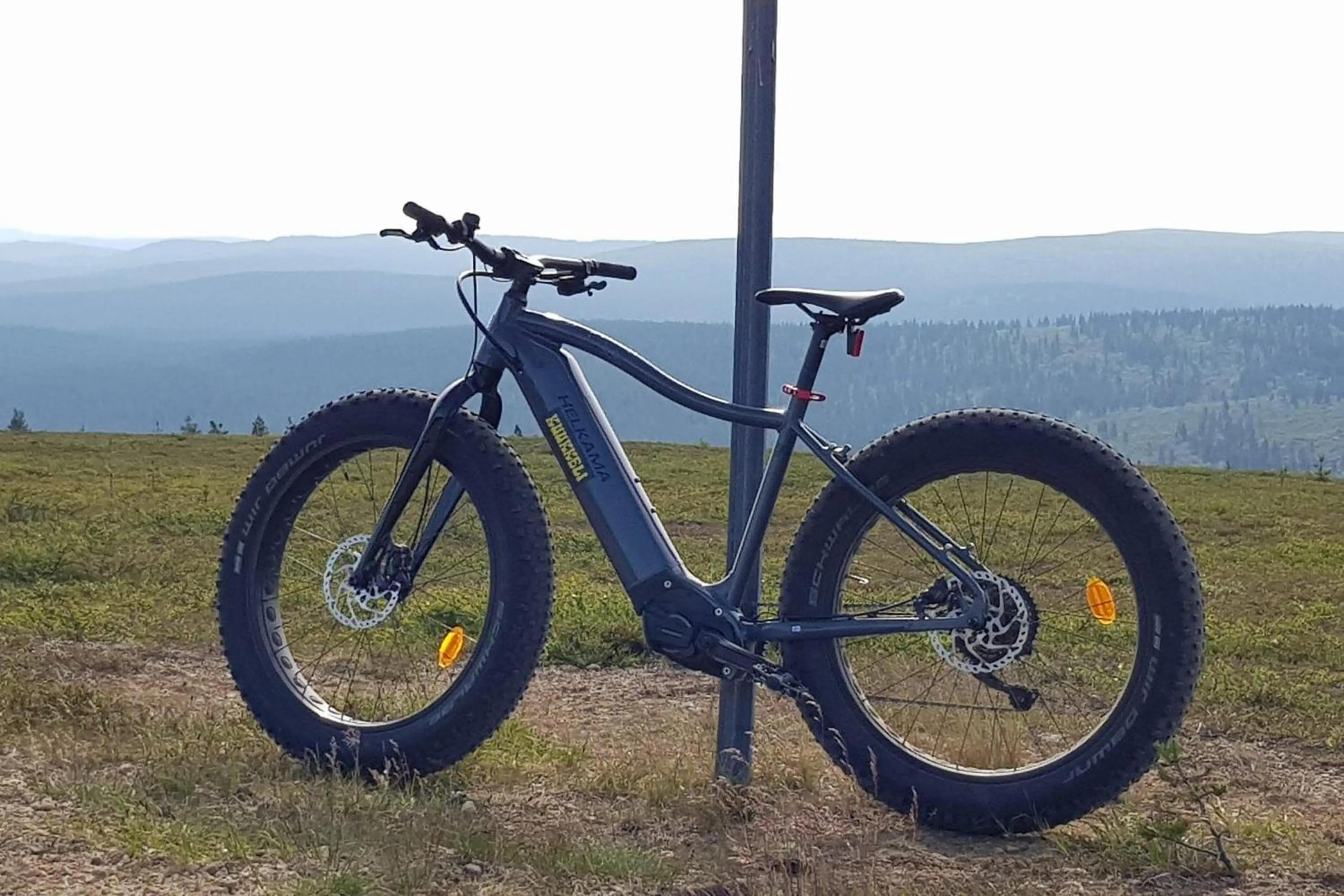 Cycling in Kuukkeli Hirvas Suite