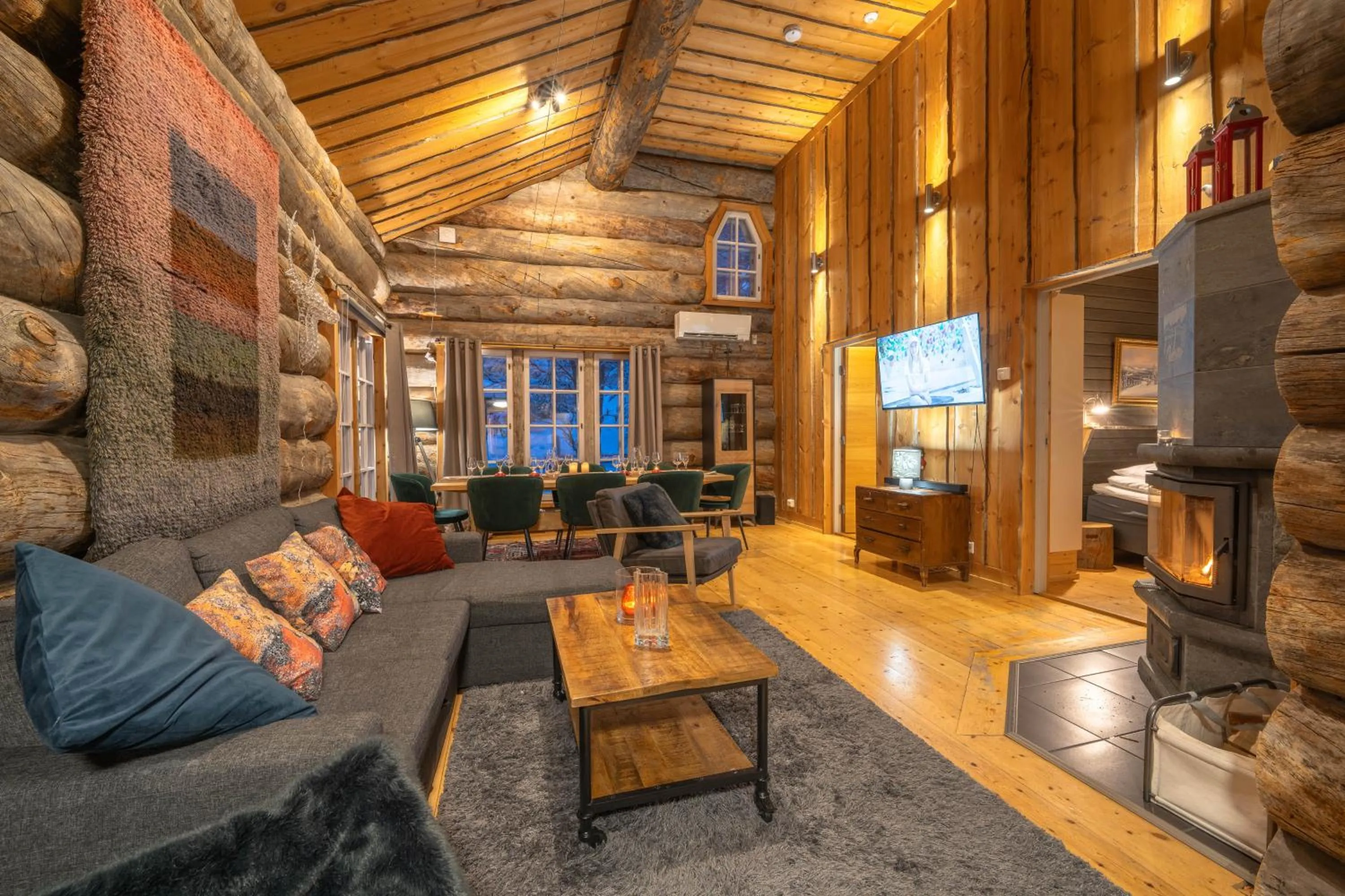 TV and multimedia in Kuukkeli Hirvas Suite