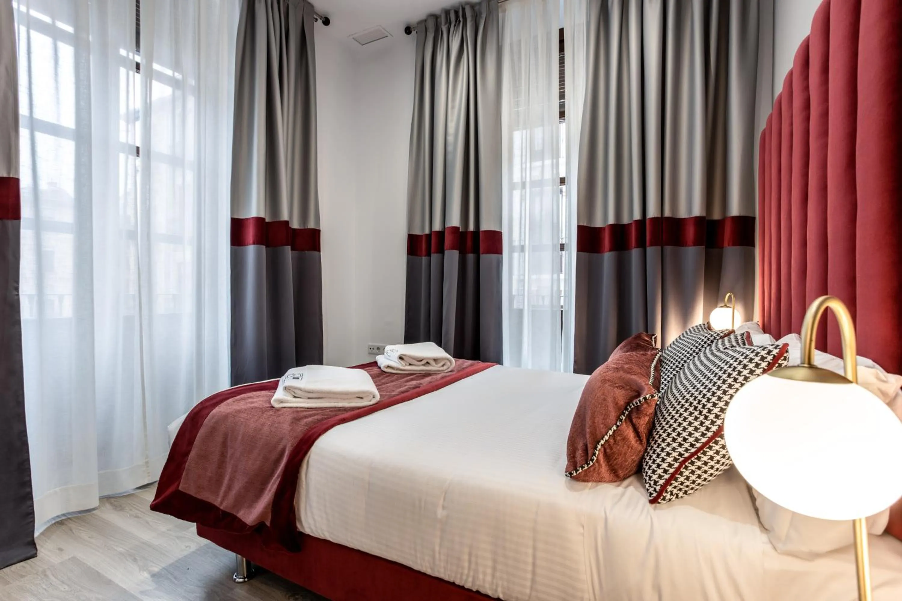 Bedroom, Bed in BiBo Suites Plaza Nueva