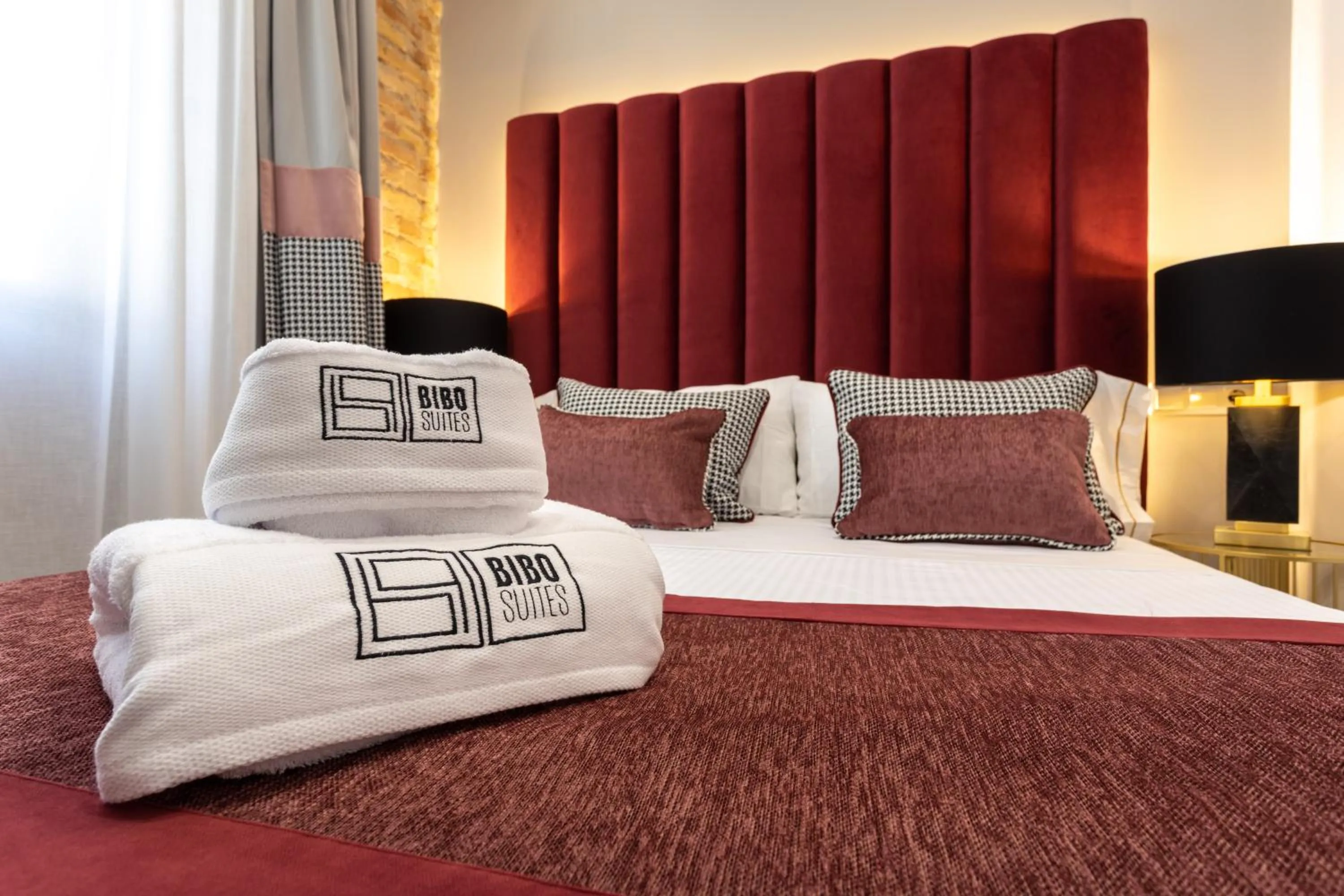 Bed in BiBo Suites Plaza Nueva