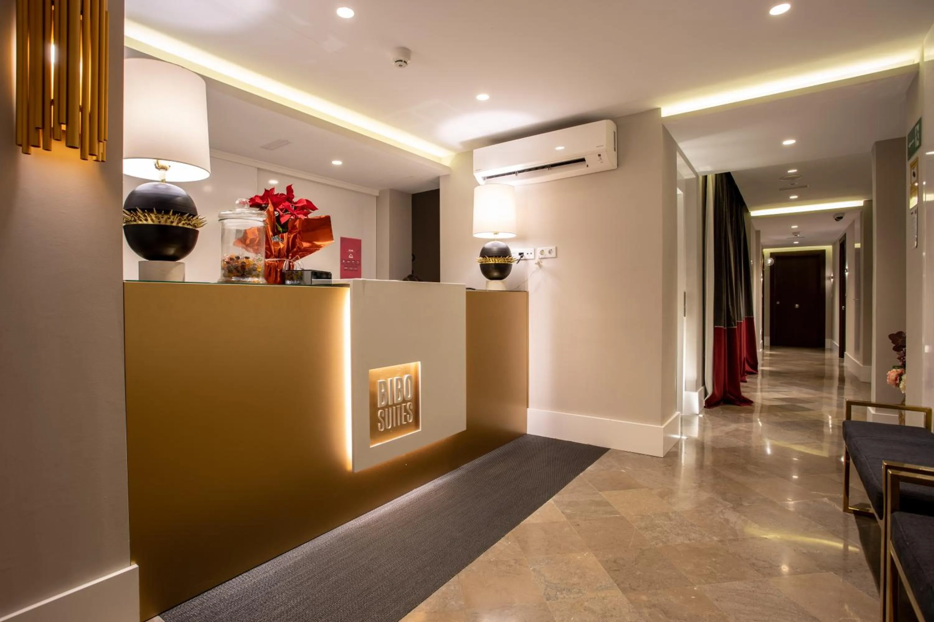 Lobby or reception in BiBo Suites Plaza Nueva