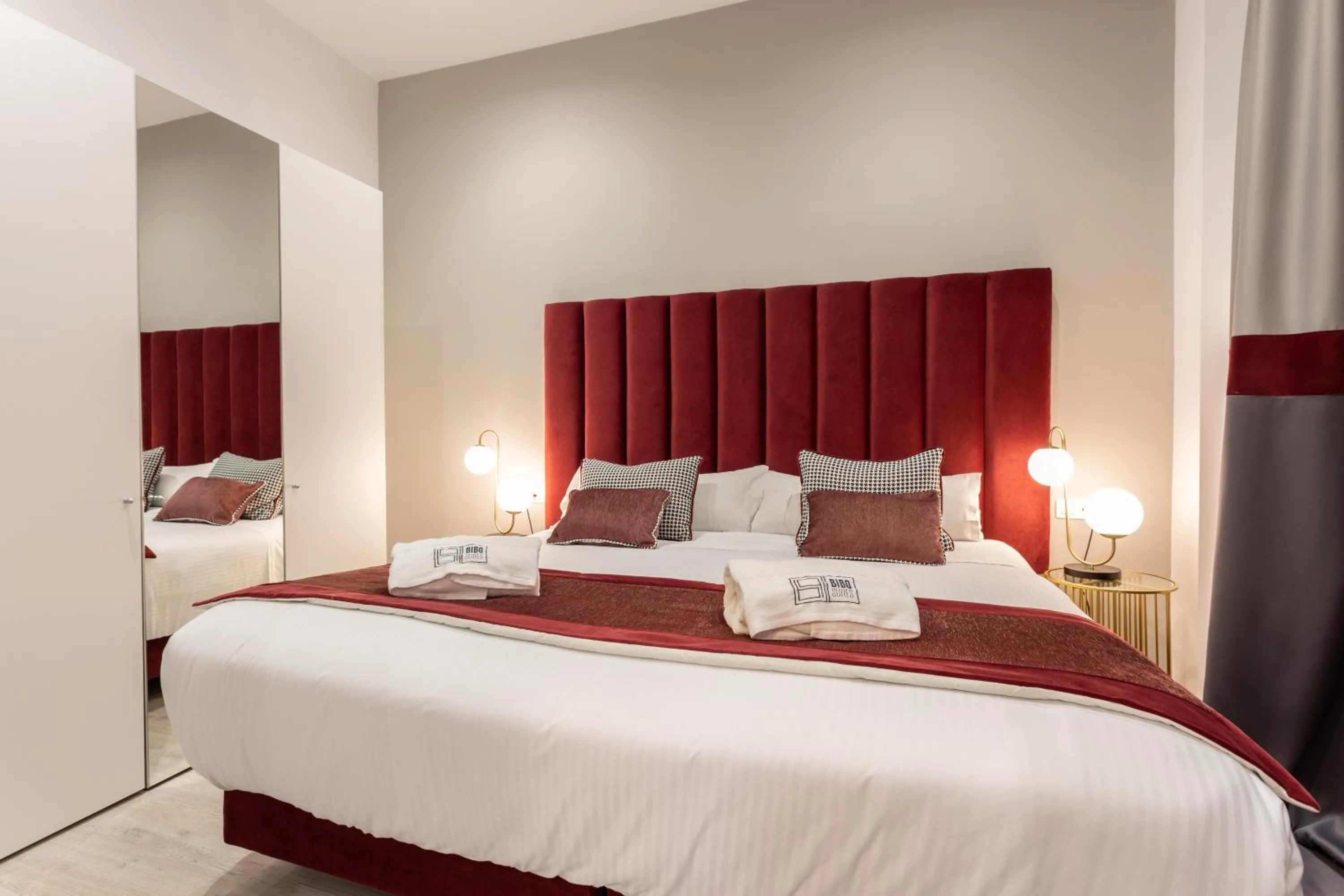 Bed in BiBo Suites Plaza Nueva