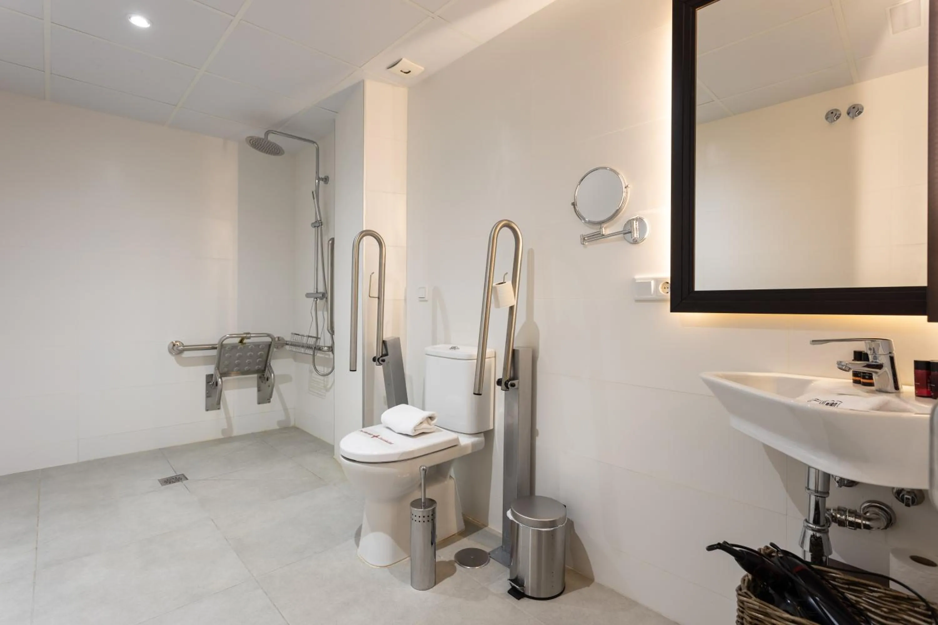 Bathroom in BiBo Suites Plaza Nueva