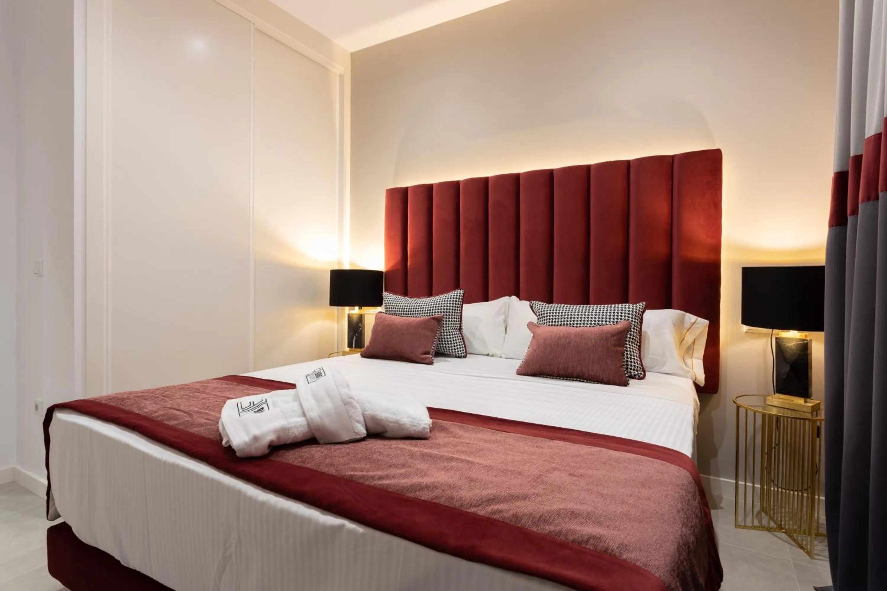 Bedroom, Bed in BiBo Suites Plaza Nueva