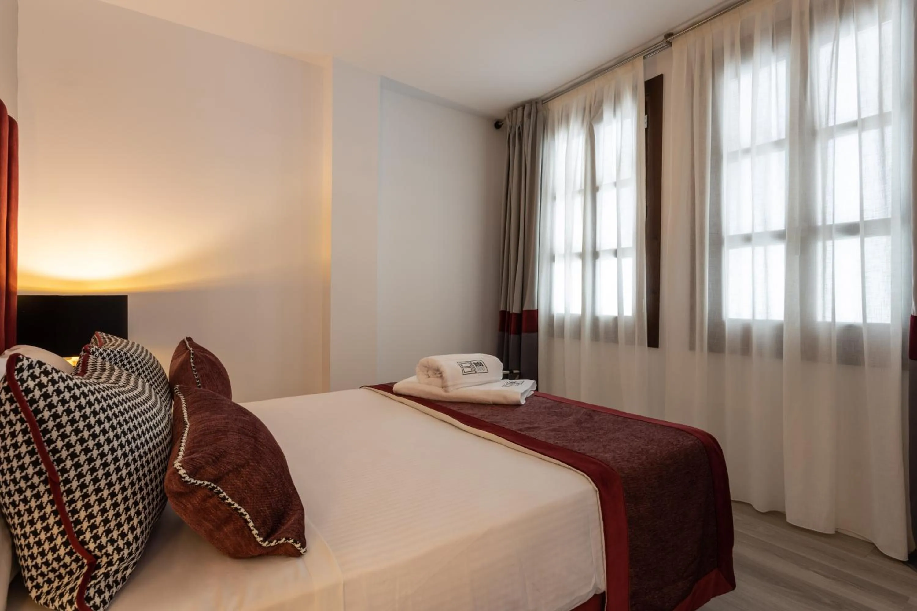 Bedroom, Bed in BiBo Suites Plaza Nueva