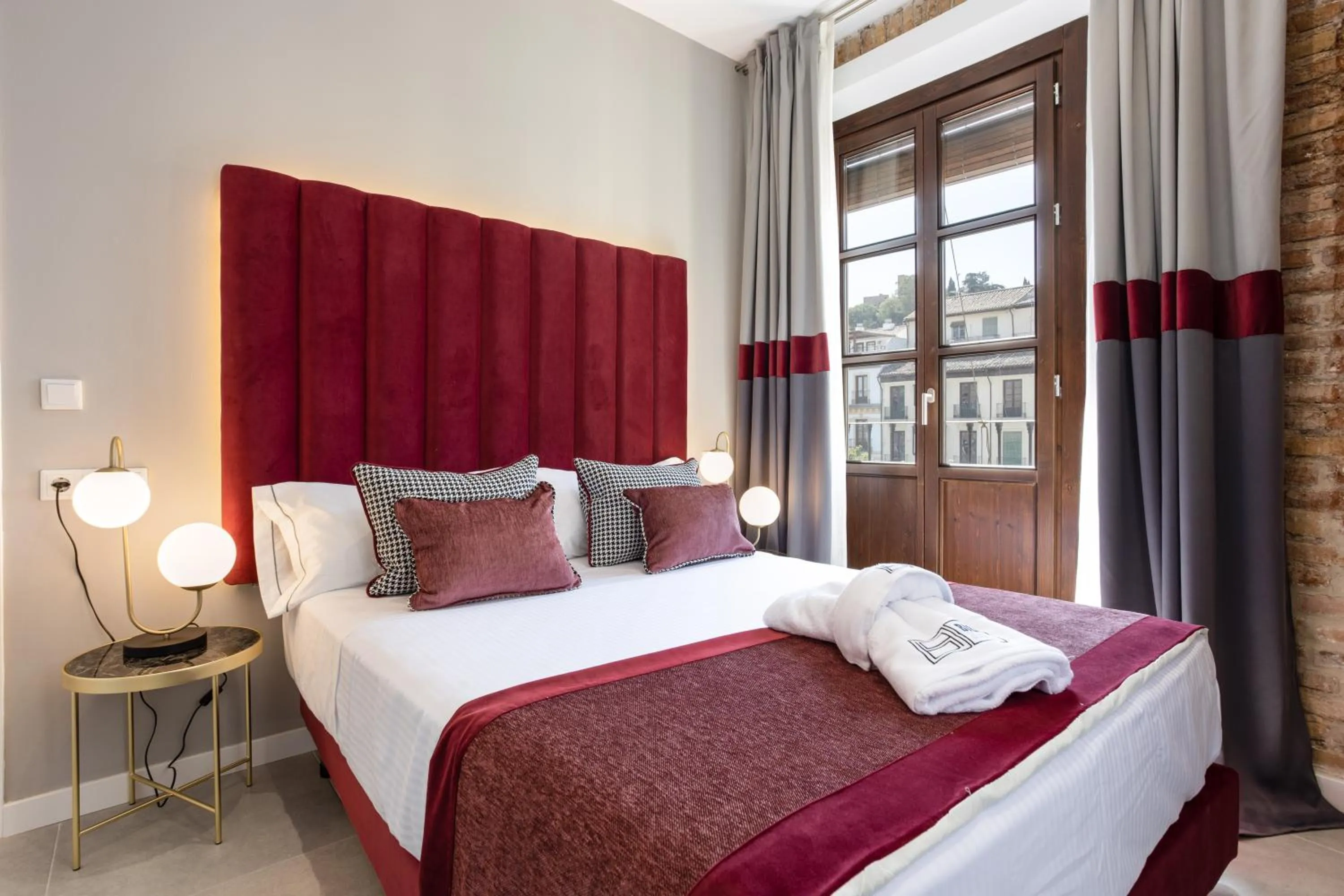 Bedroom, Bed in BiBo Suites Plaza Nueva