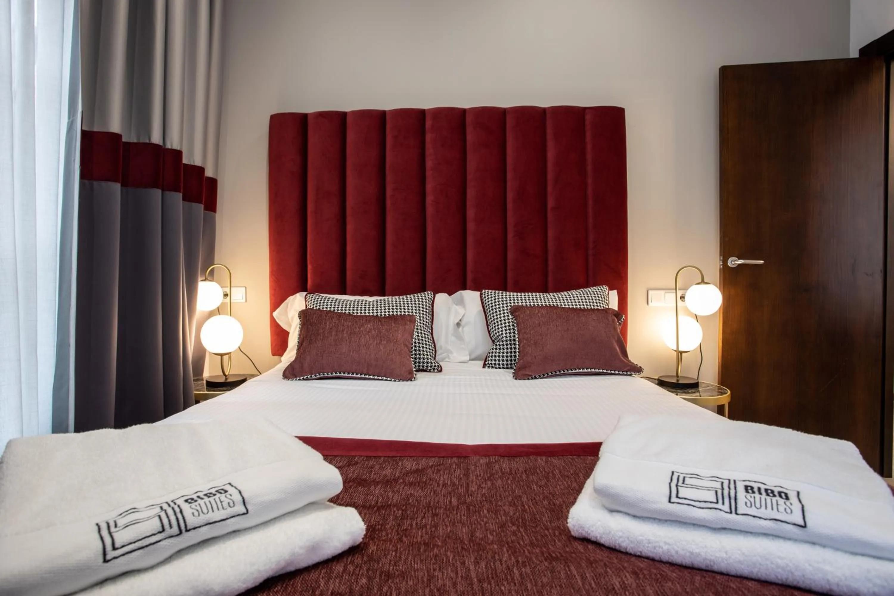 Bed in BiBo Suites Plaza Nueva
