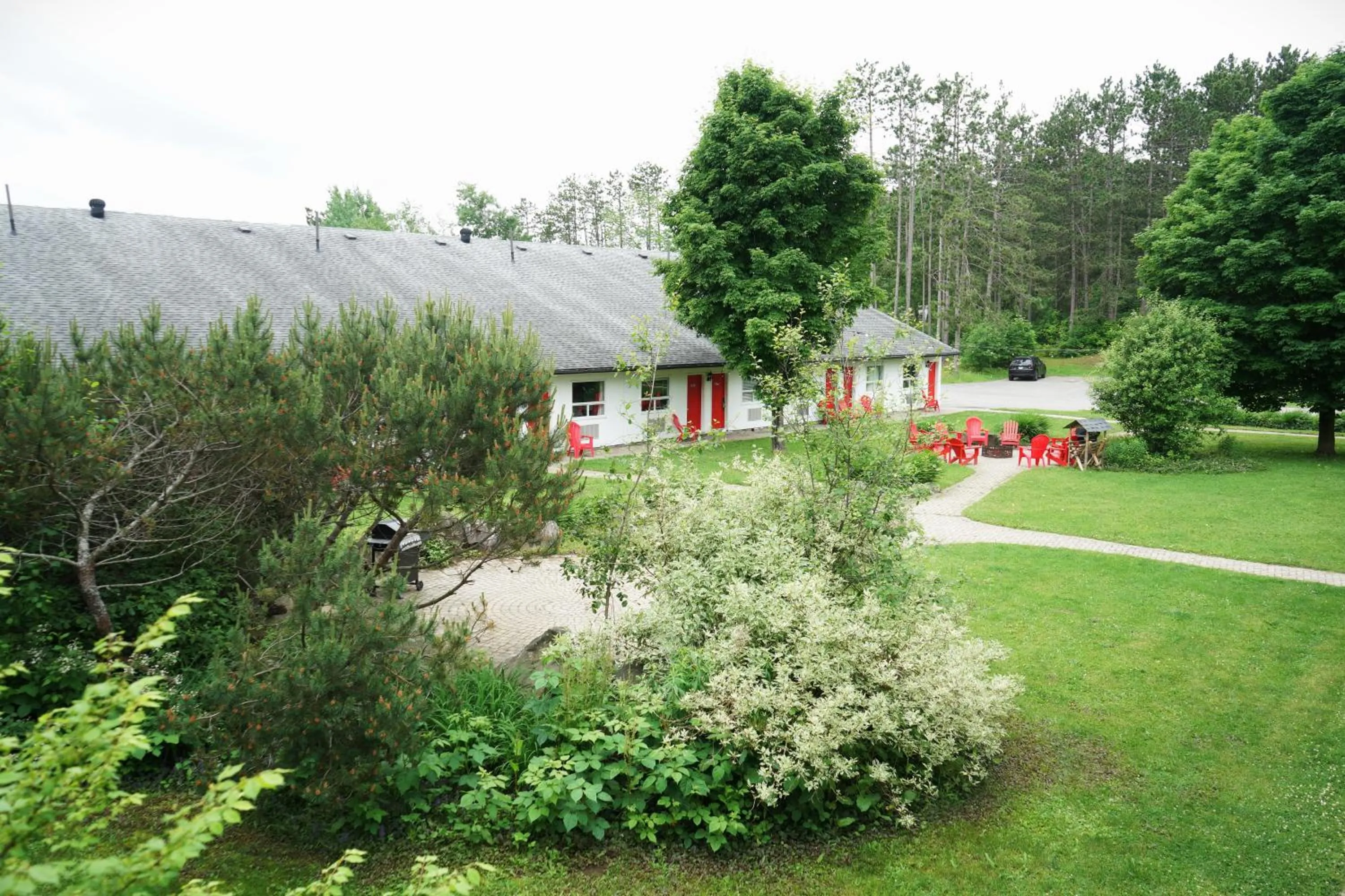 Garden view in Jolly Roger Inn & Resort
