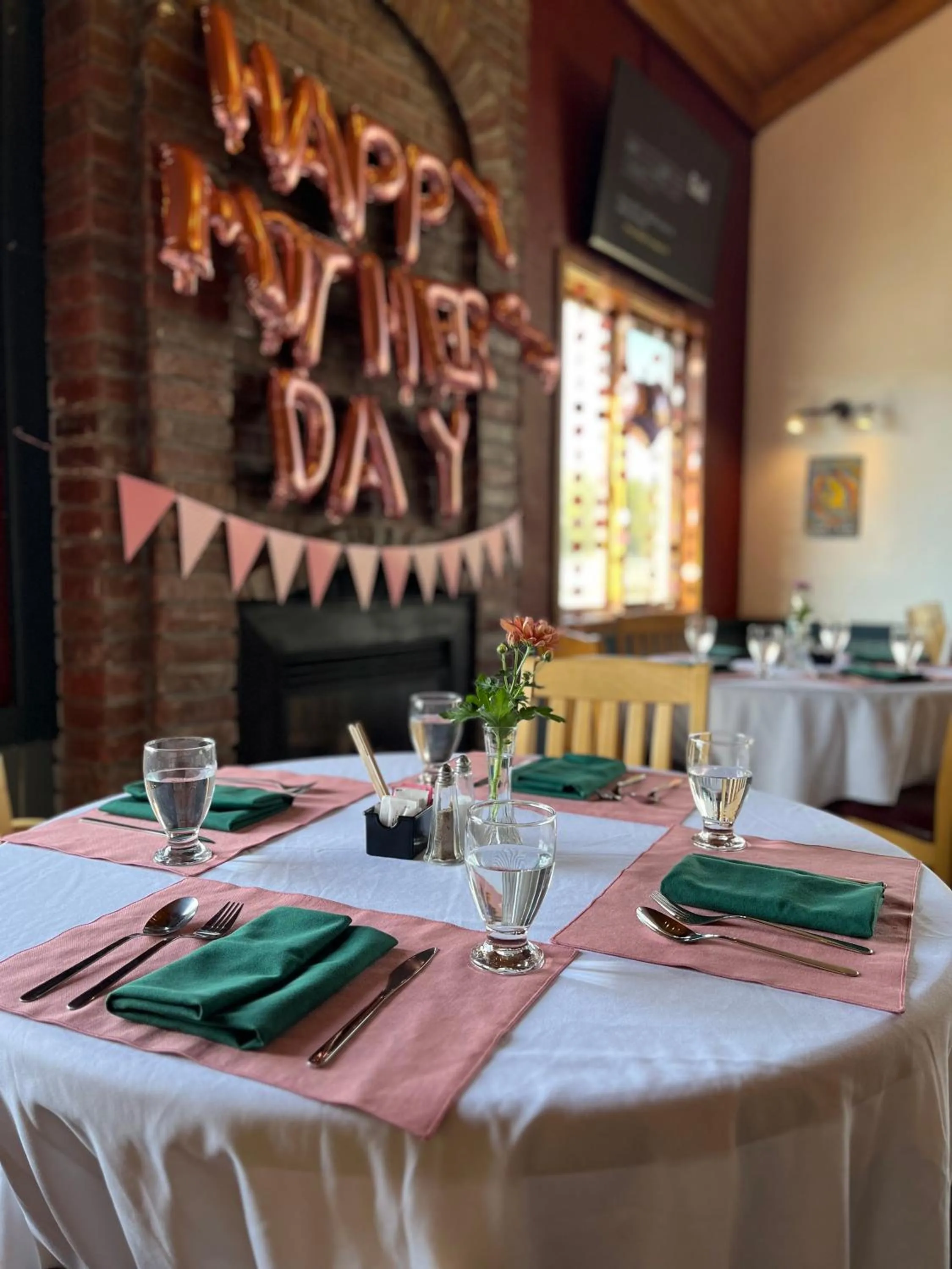 Restaurant/places to eat in Jolly Roger Inn & Resort