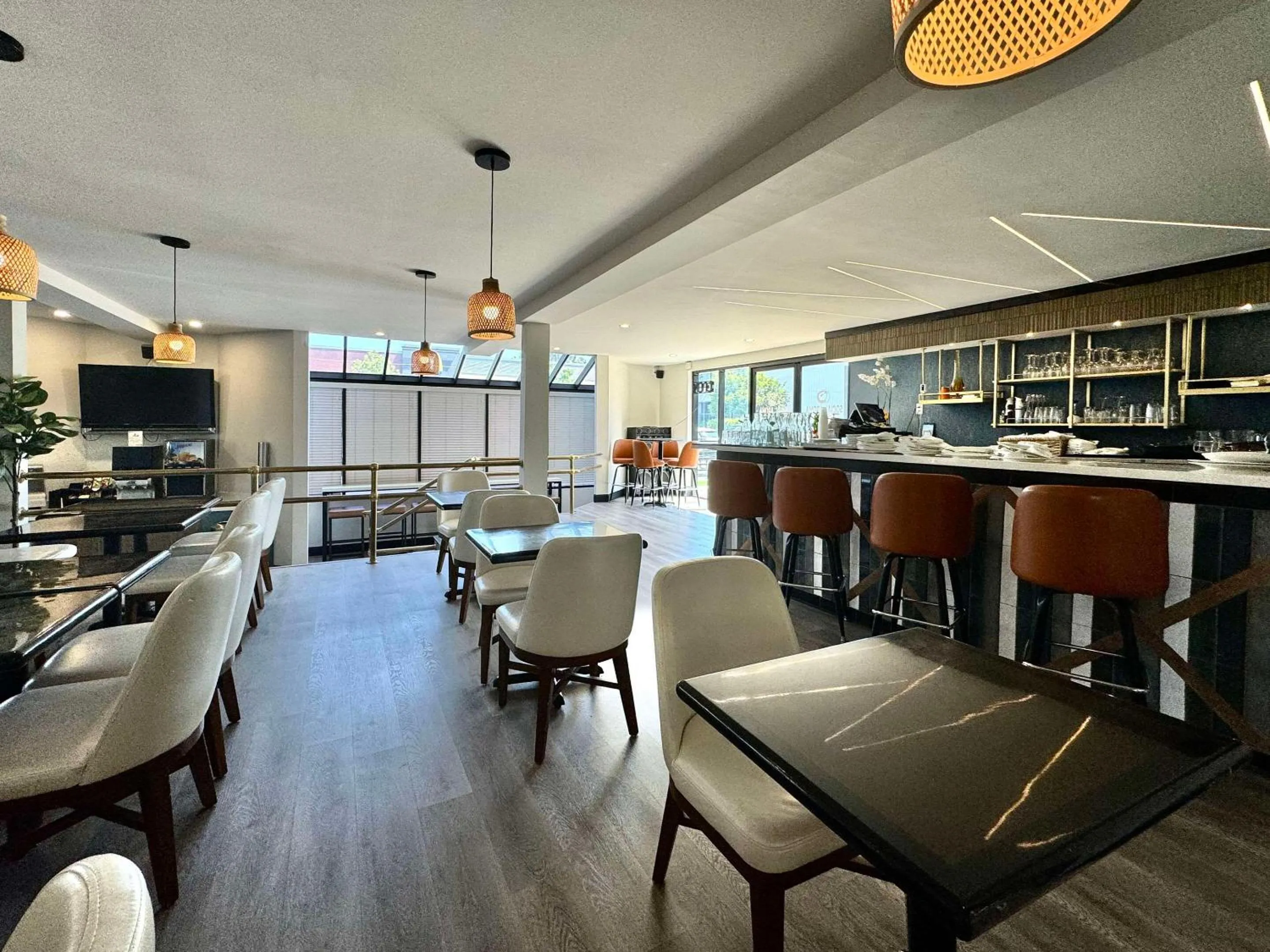 Restaurant/places to eat in Comfort Inn & Suites Irvine Spectrum