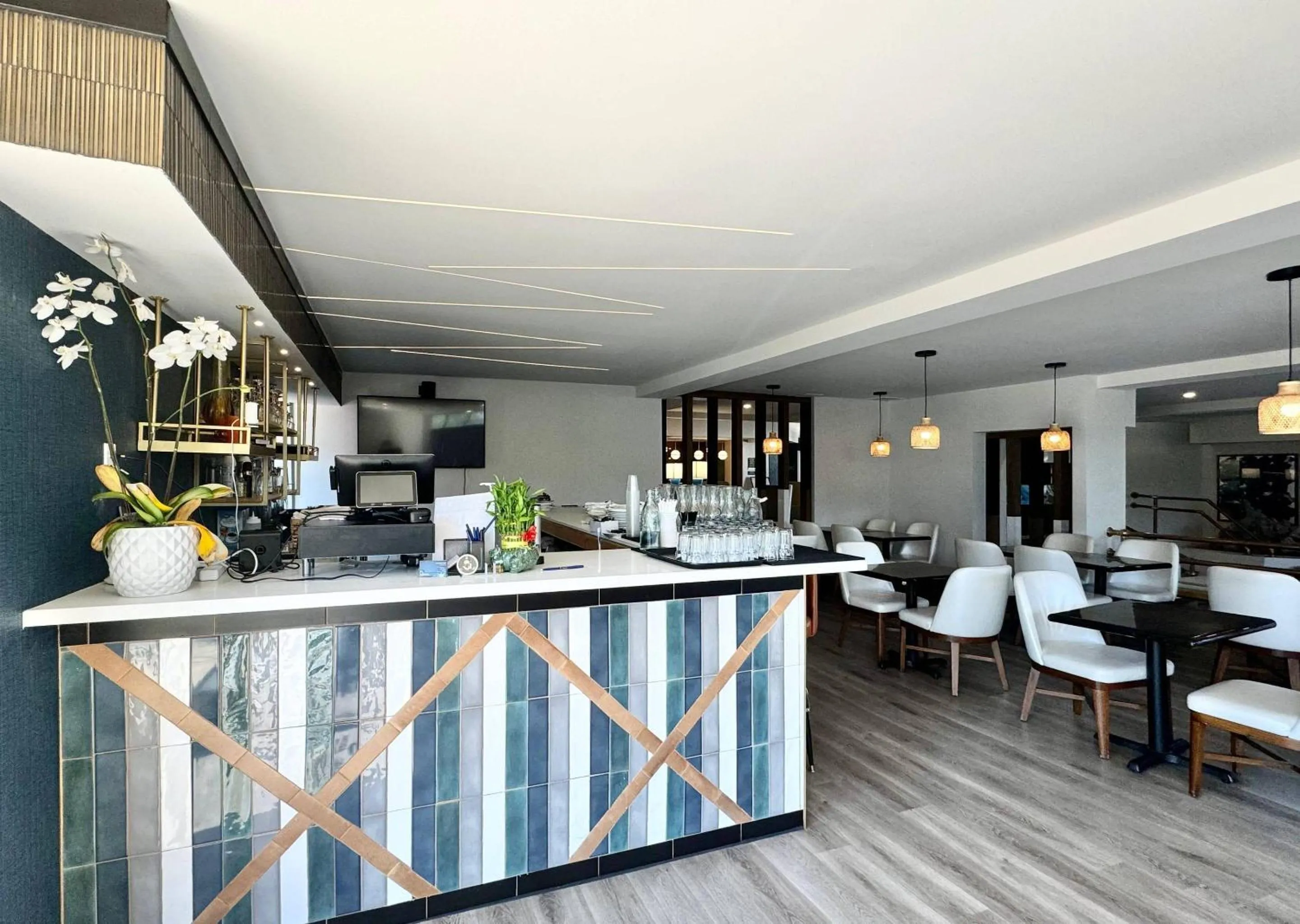 Restaurant/places to eat in Comfort Inn & Suites Irvine Spectrum