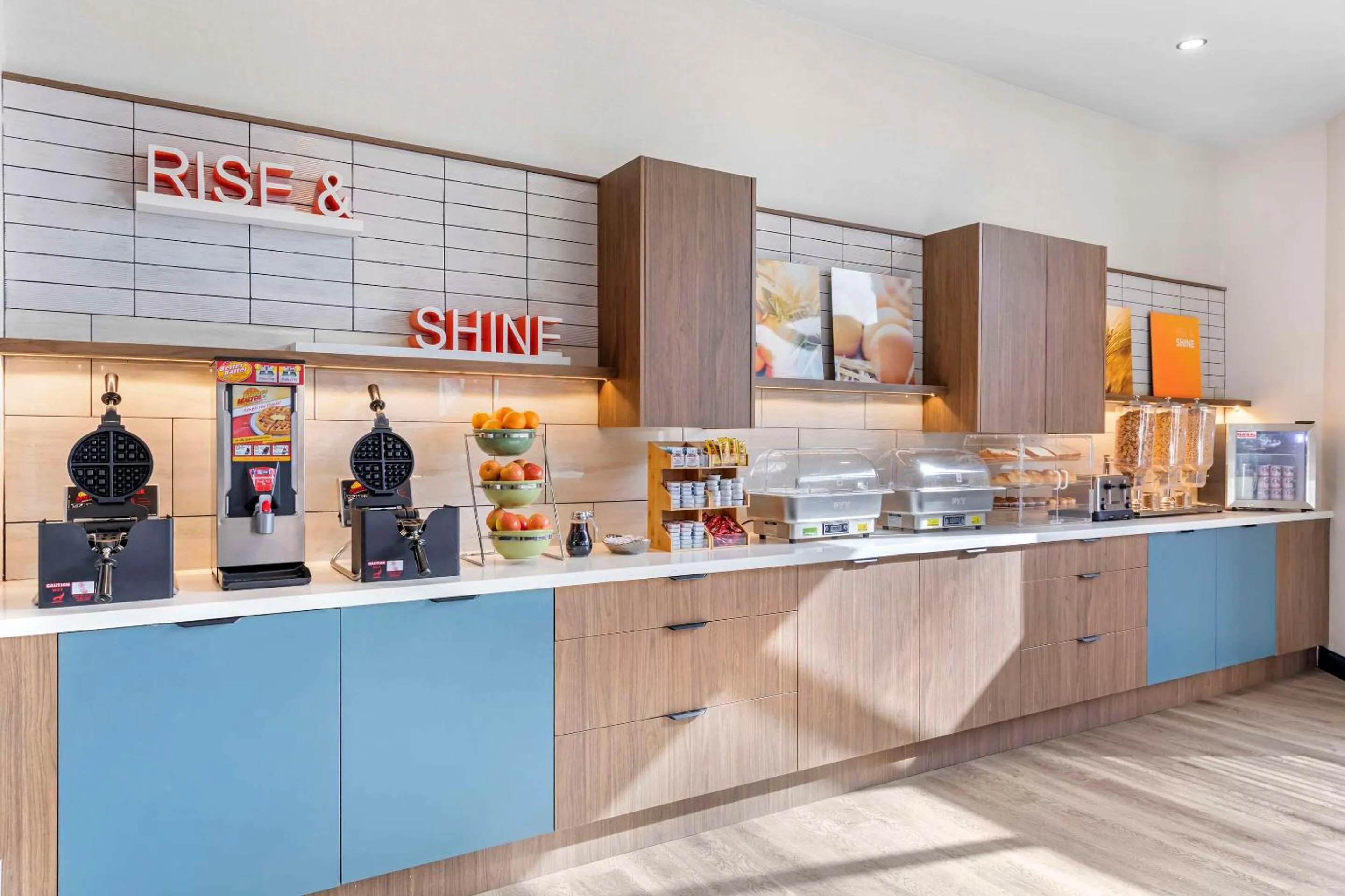 Breakfast in Comfort Inn & Suites Irvine Spectrum