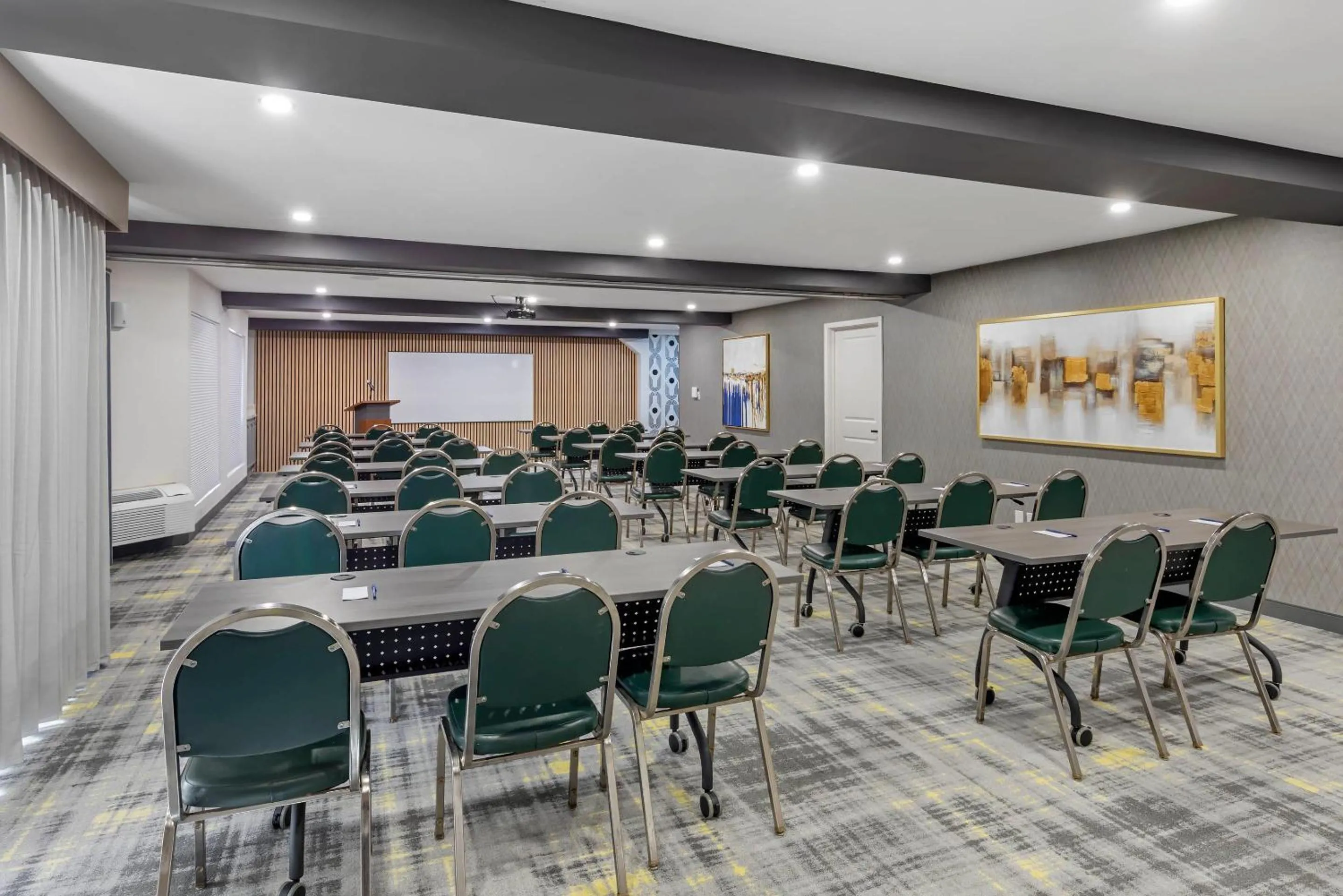 Meeting/conference room in Comfort Inn & Suites Irvine Spectrum