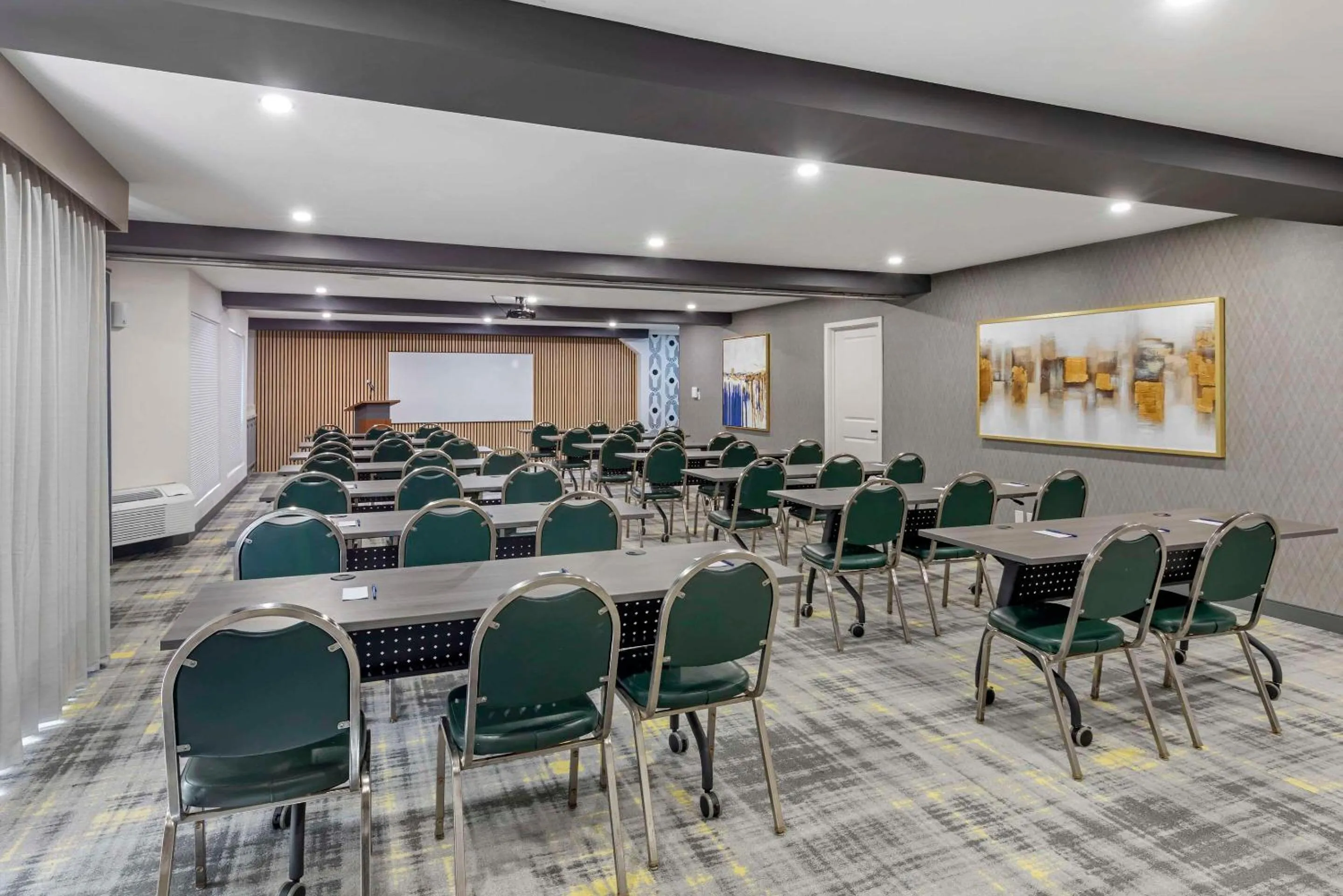 Meeting/conference room in Comfort Inn & Suites Irvine Spectrum