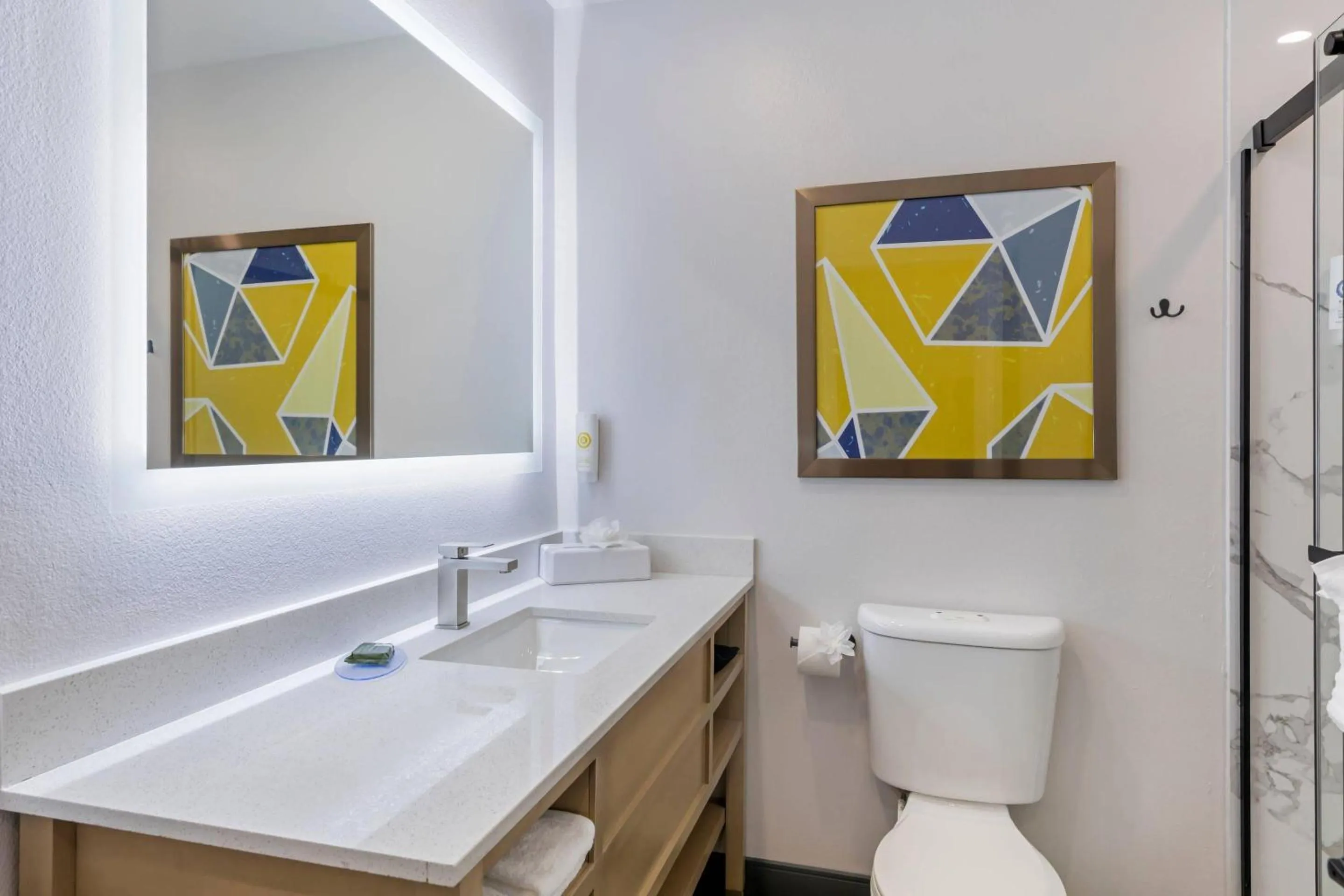 Bedroom in Comfort Inn & Suites Irvine Spectrum