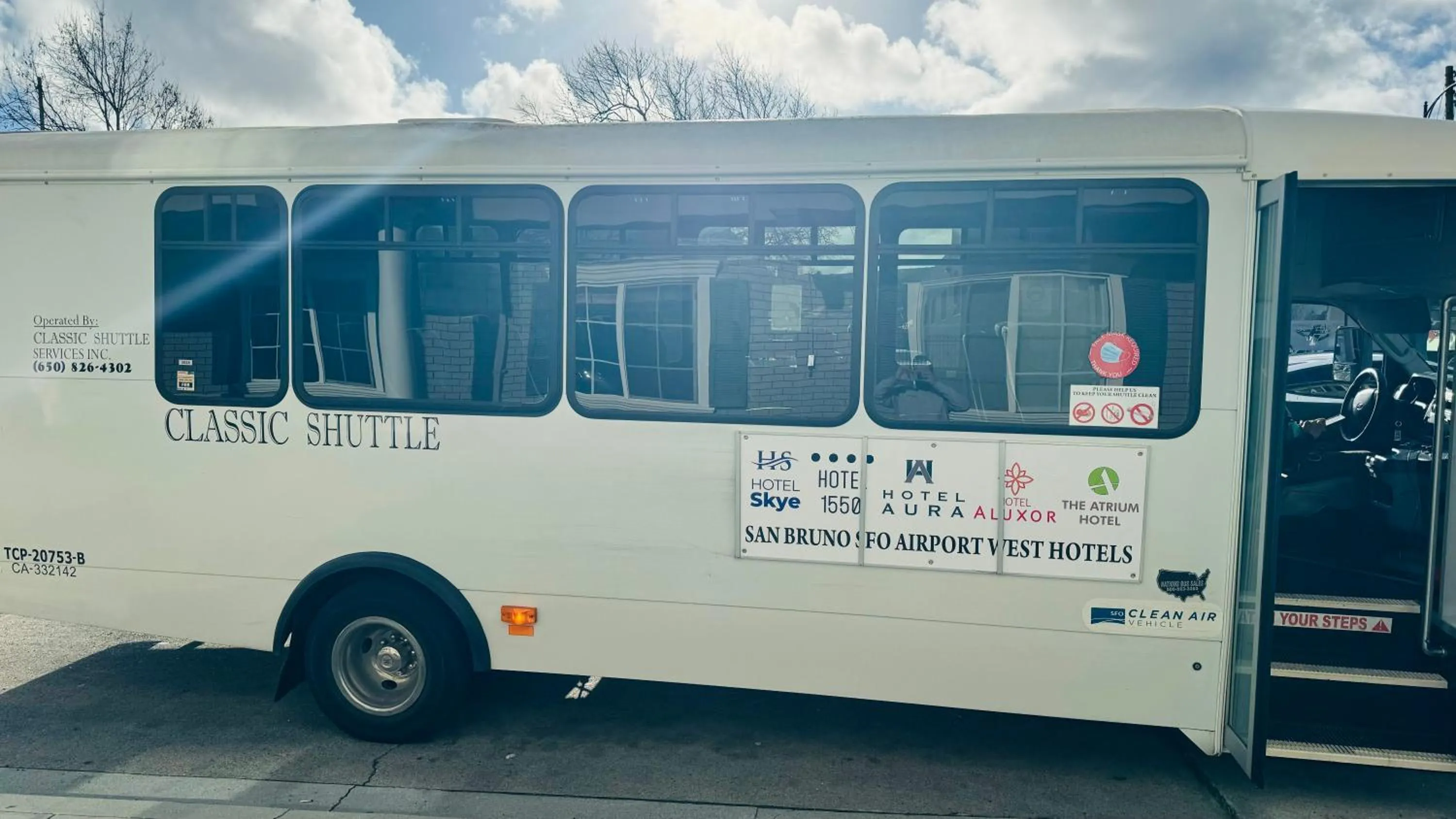 shuttle in Hotel 1550 - SFO Airport West