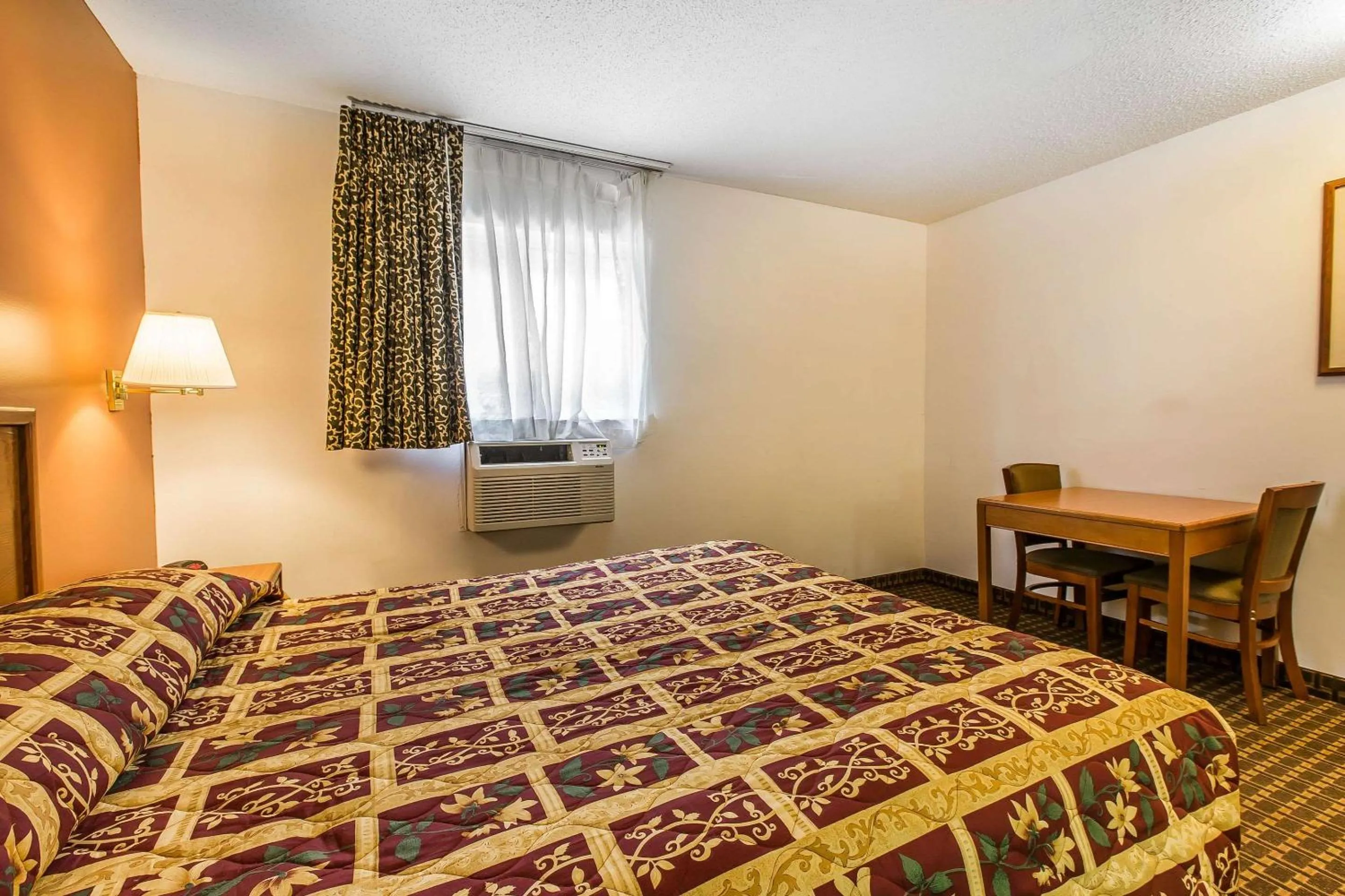 Photo of the whole room in Suburban Studios Abercorn