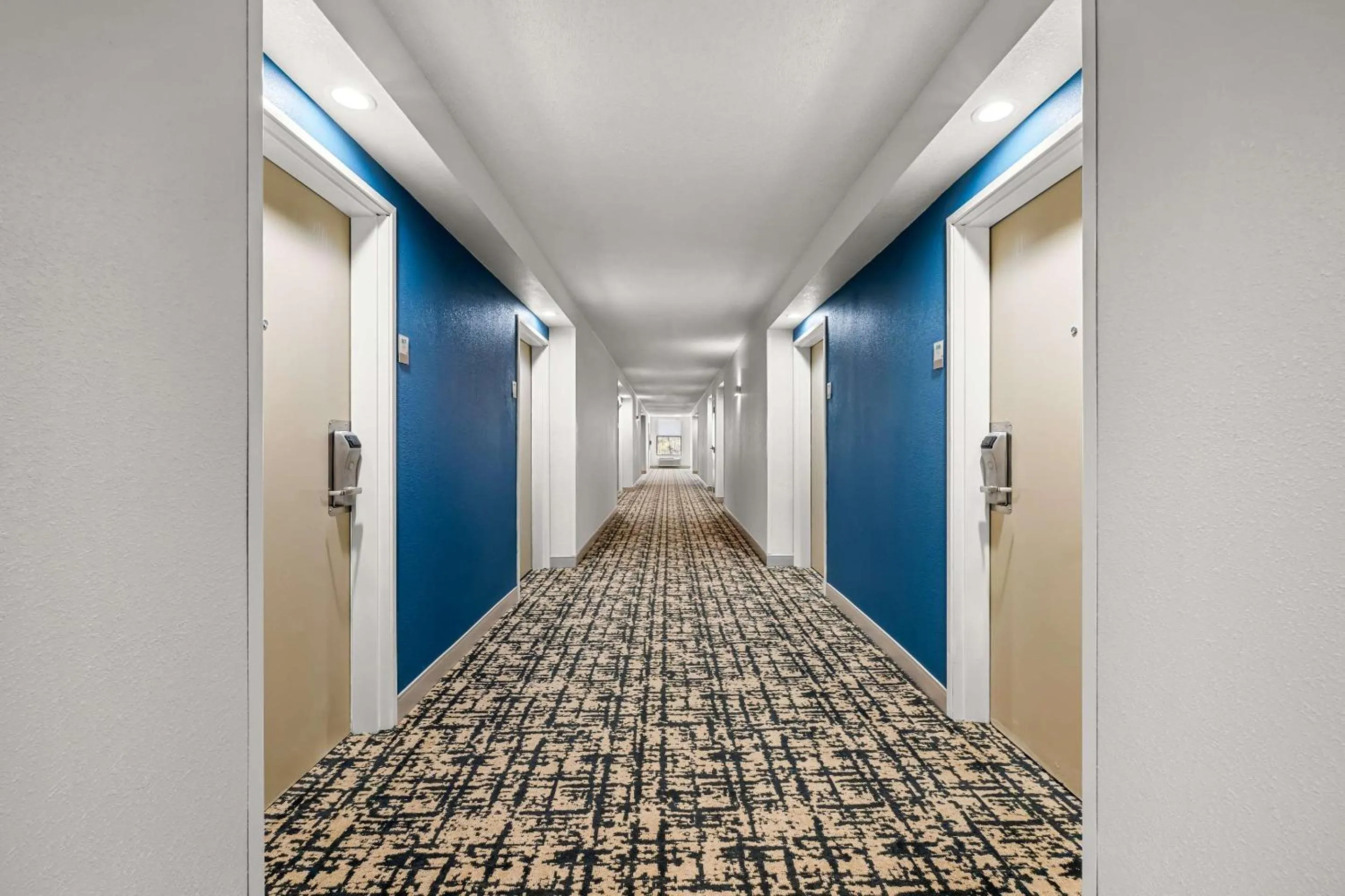 Lobby or reception in Clarion Pointe I-85 High Point - Archdale